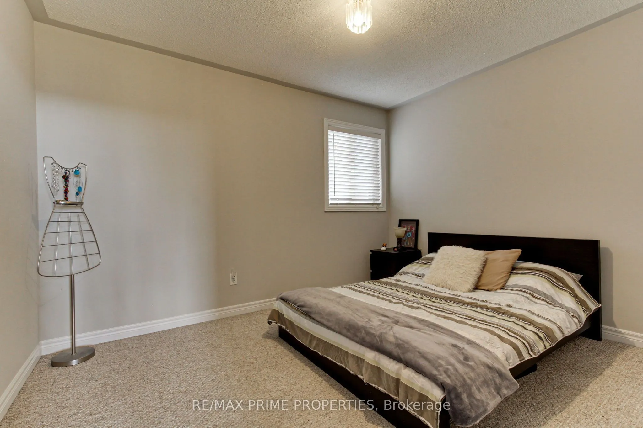 64 Ian Drive