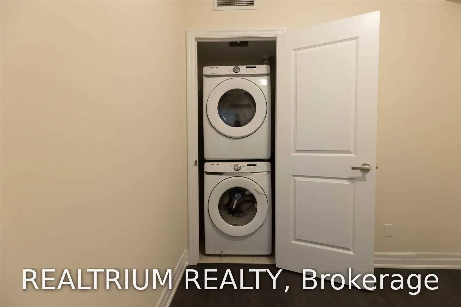 9075 Jane Street #1407