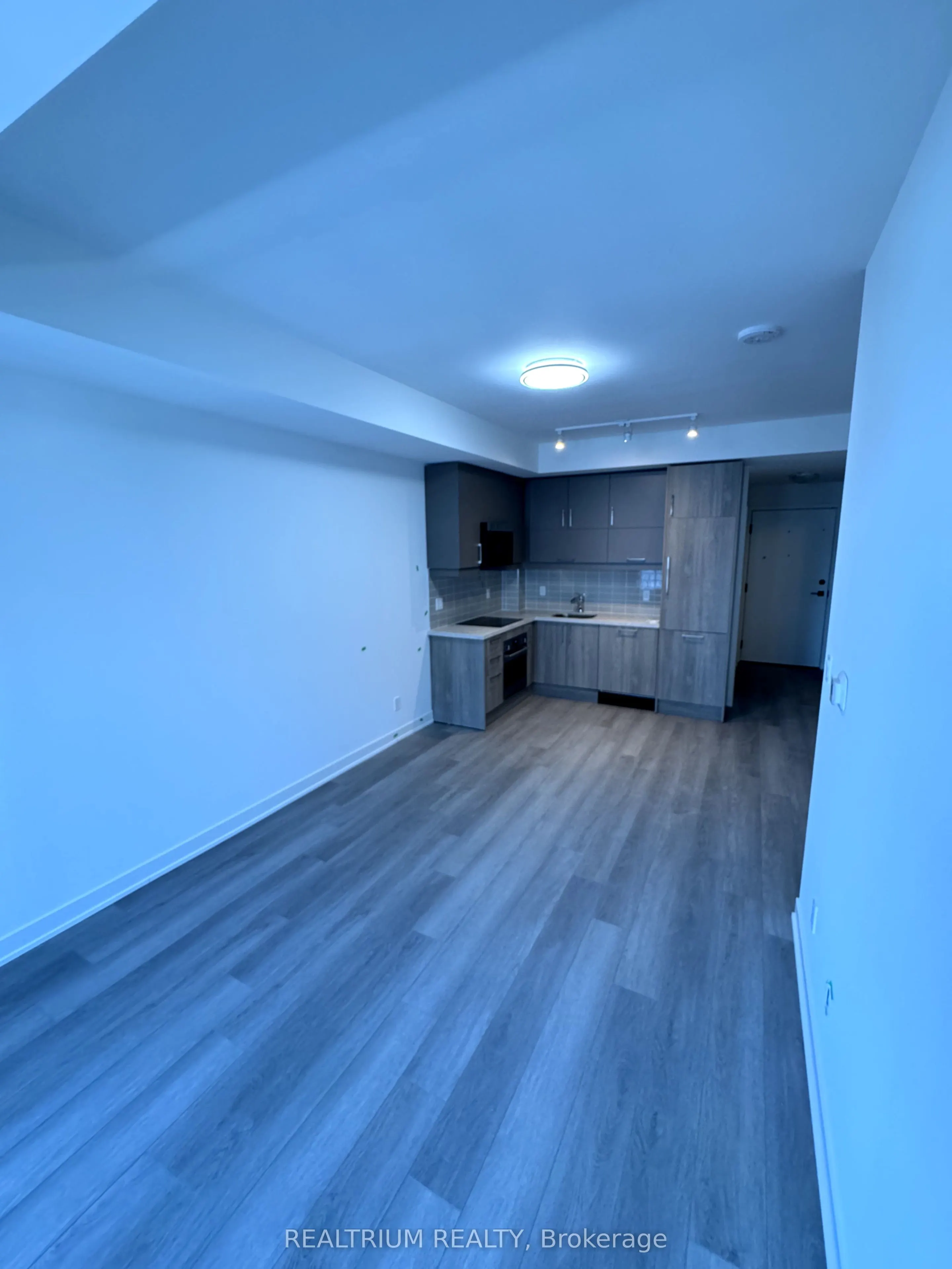 38 Simcoe Promenade #804