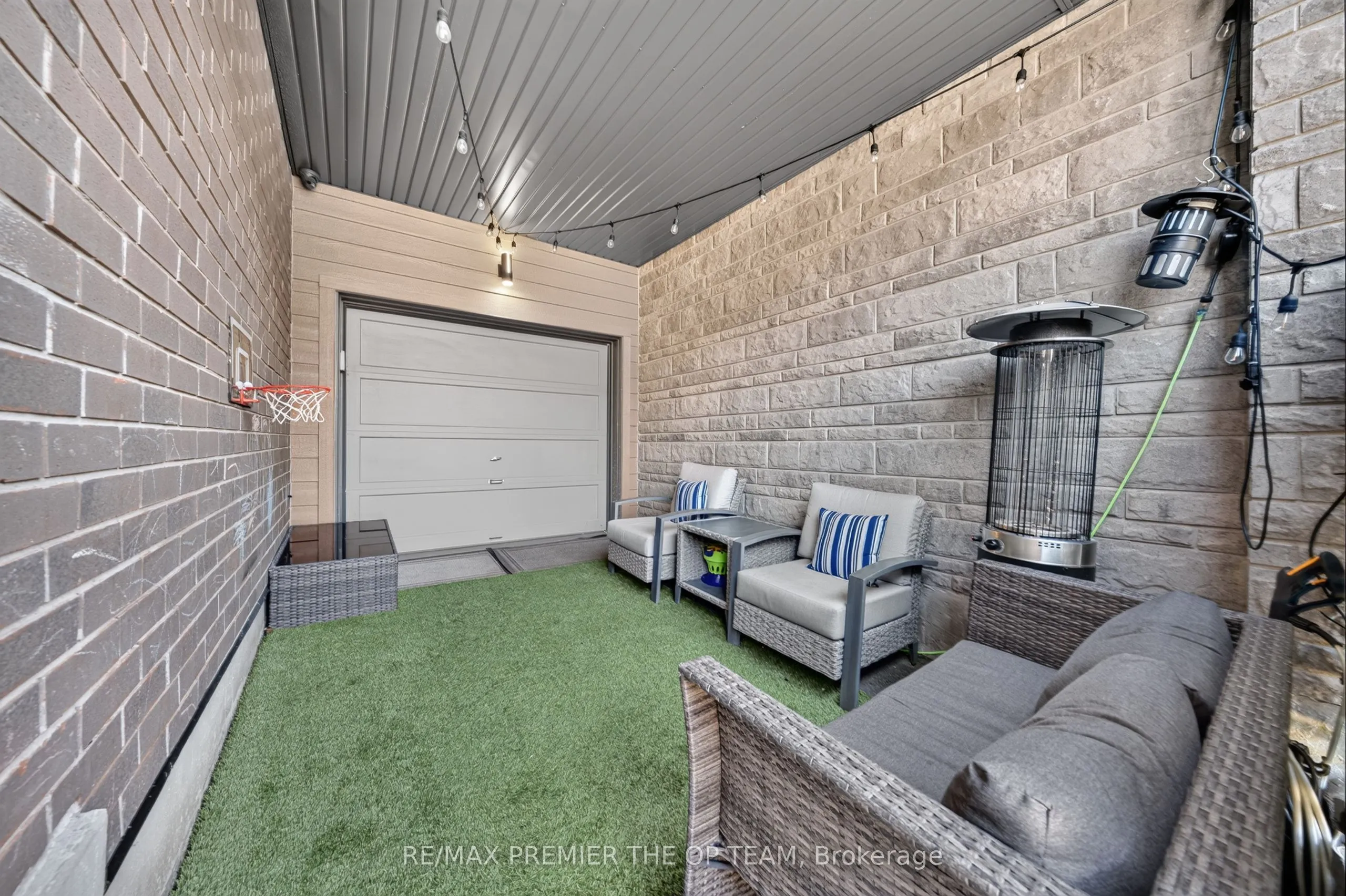 233 Vivant Street