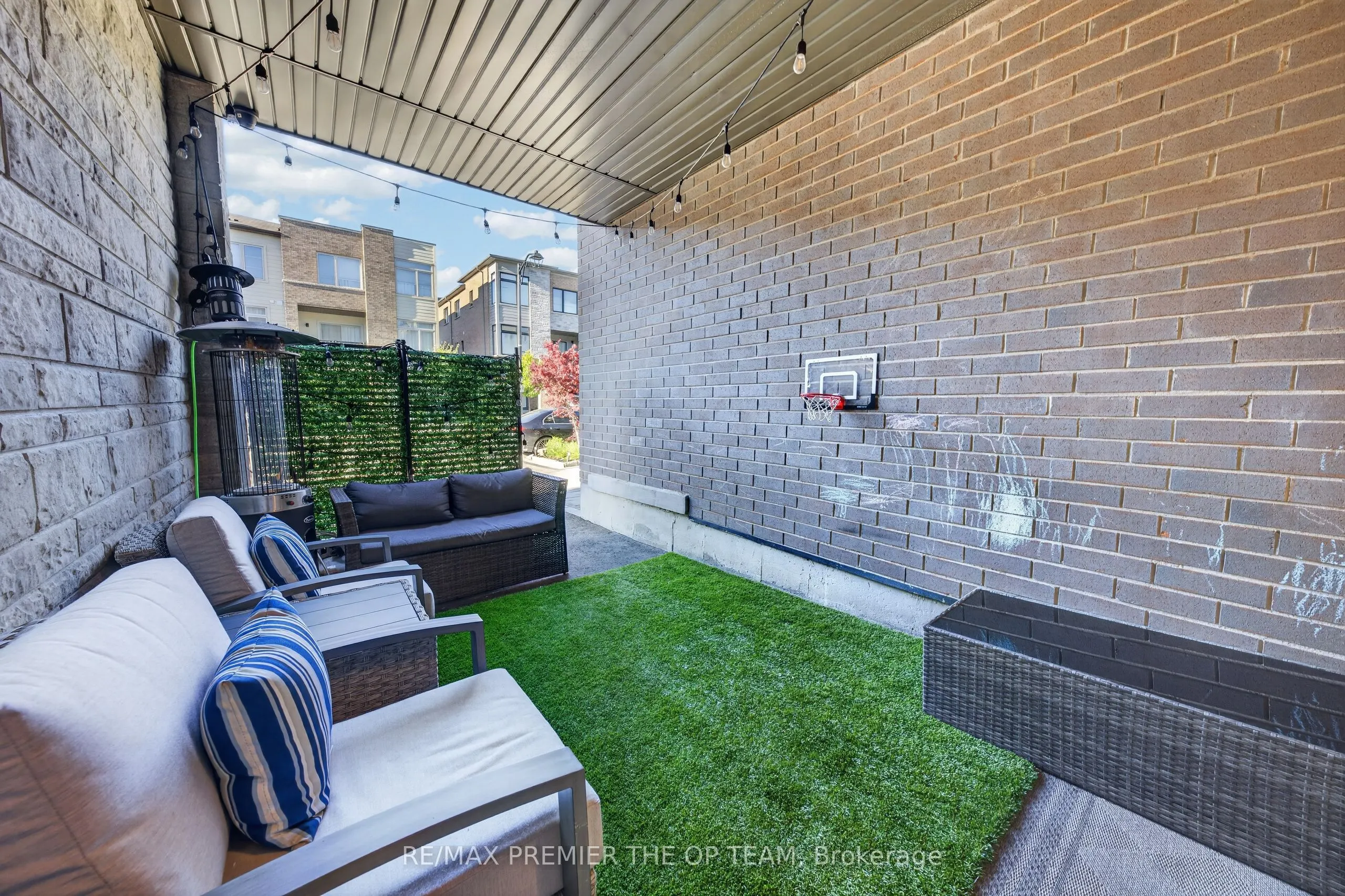 233 Vivant Street