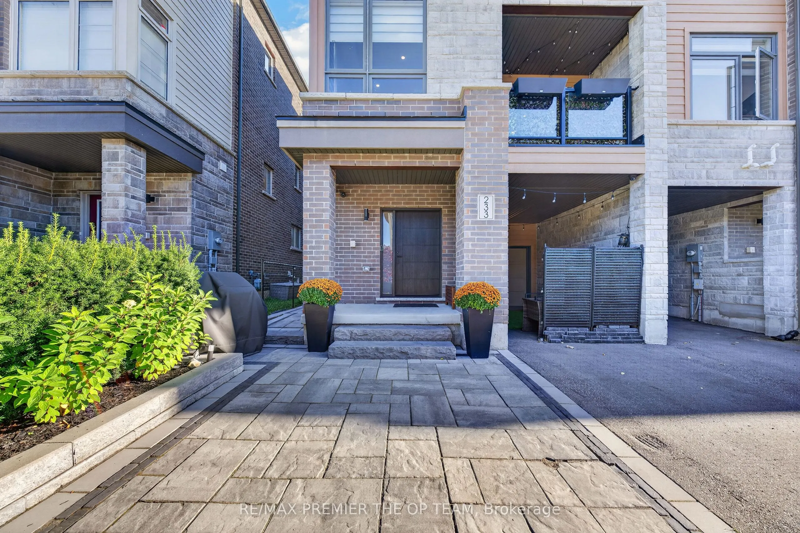 233 Vivant Street