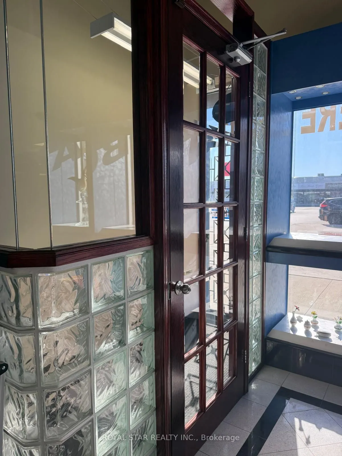 4040 Steeles Avenue W #6