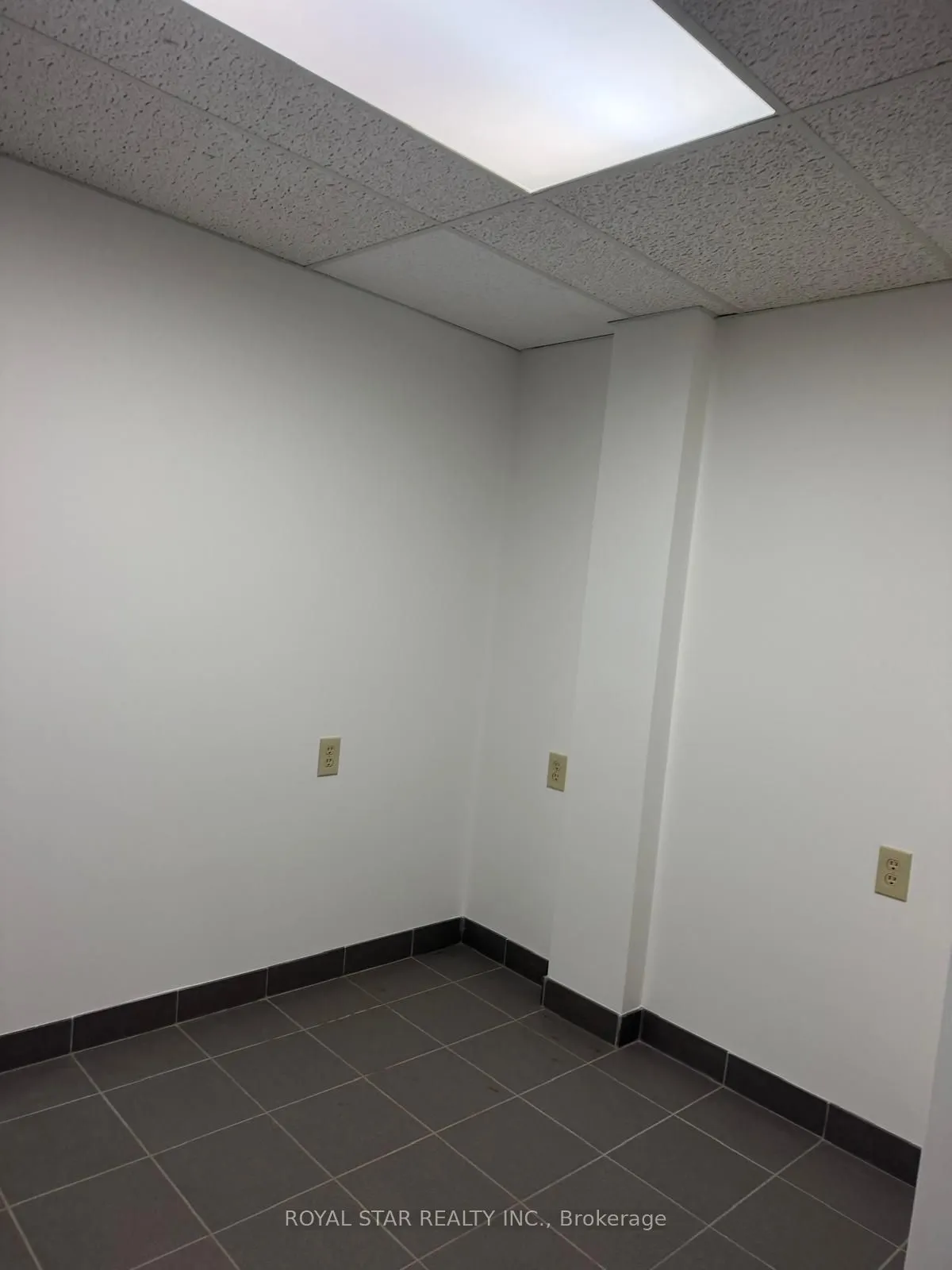 4040 Steeles Avenue W #6