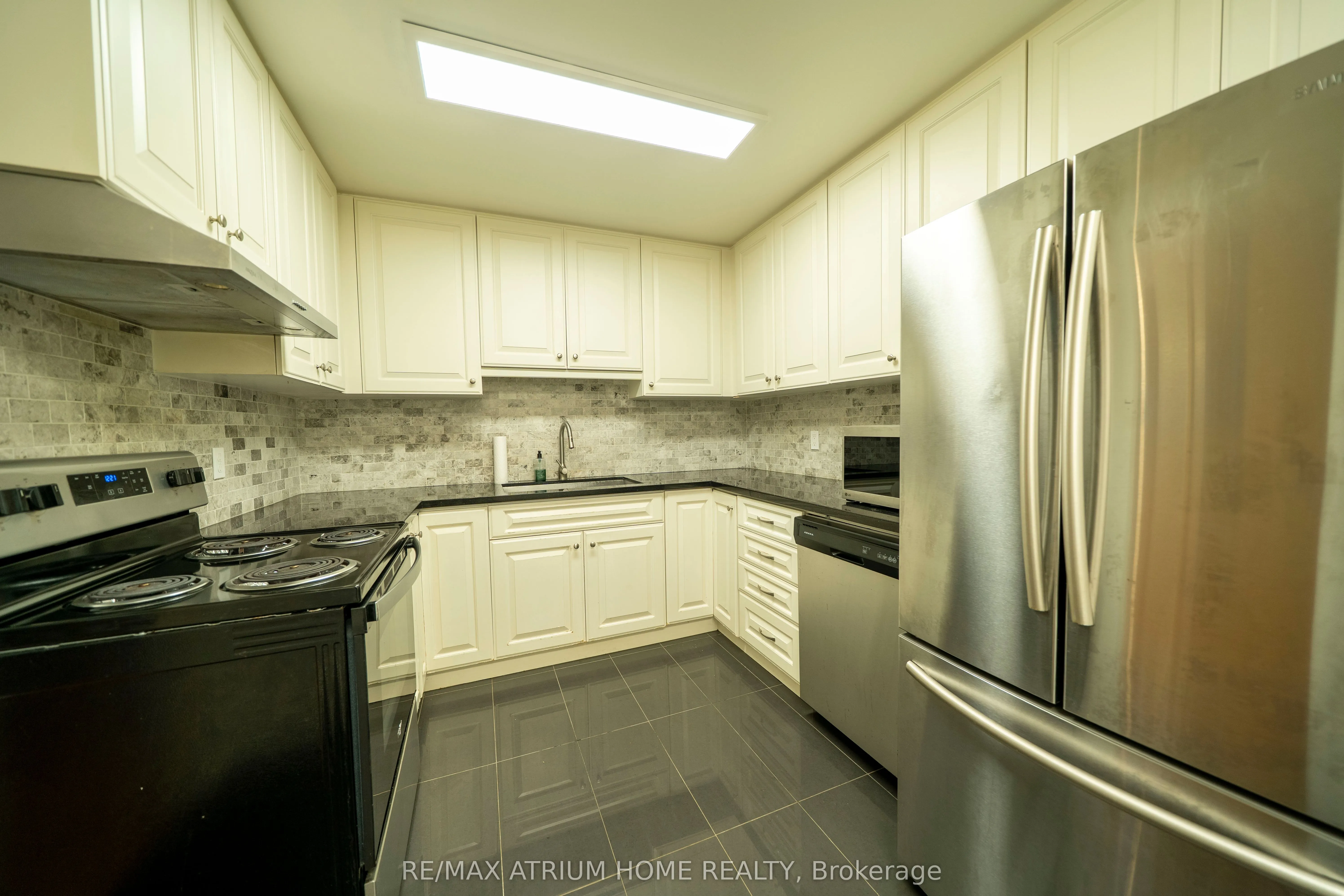 38 Reith Way #400