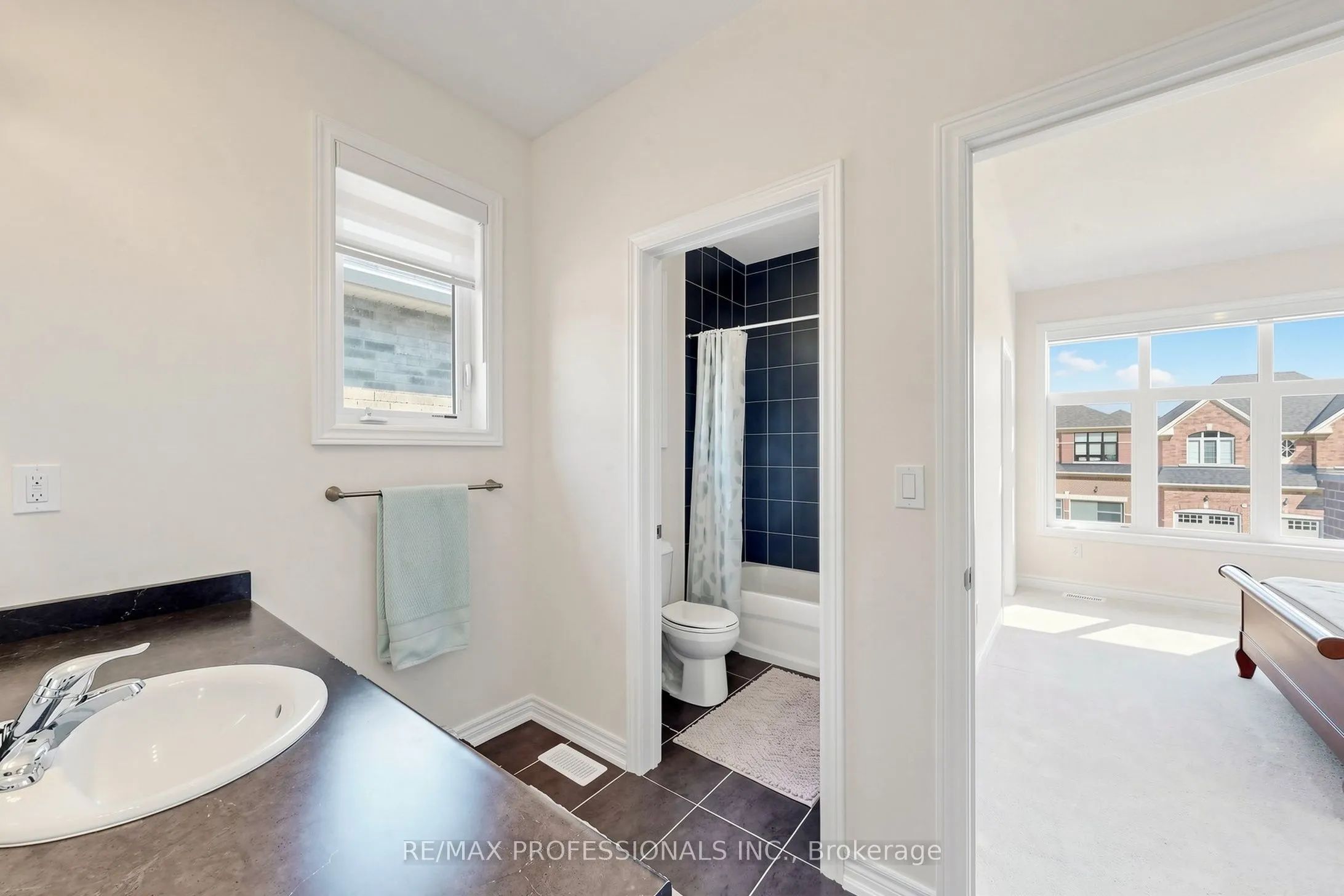 1450 Davis Loop