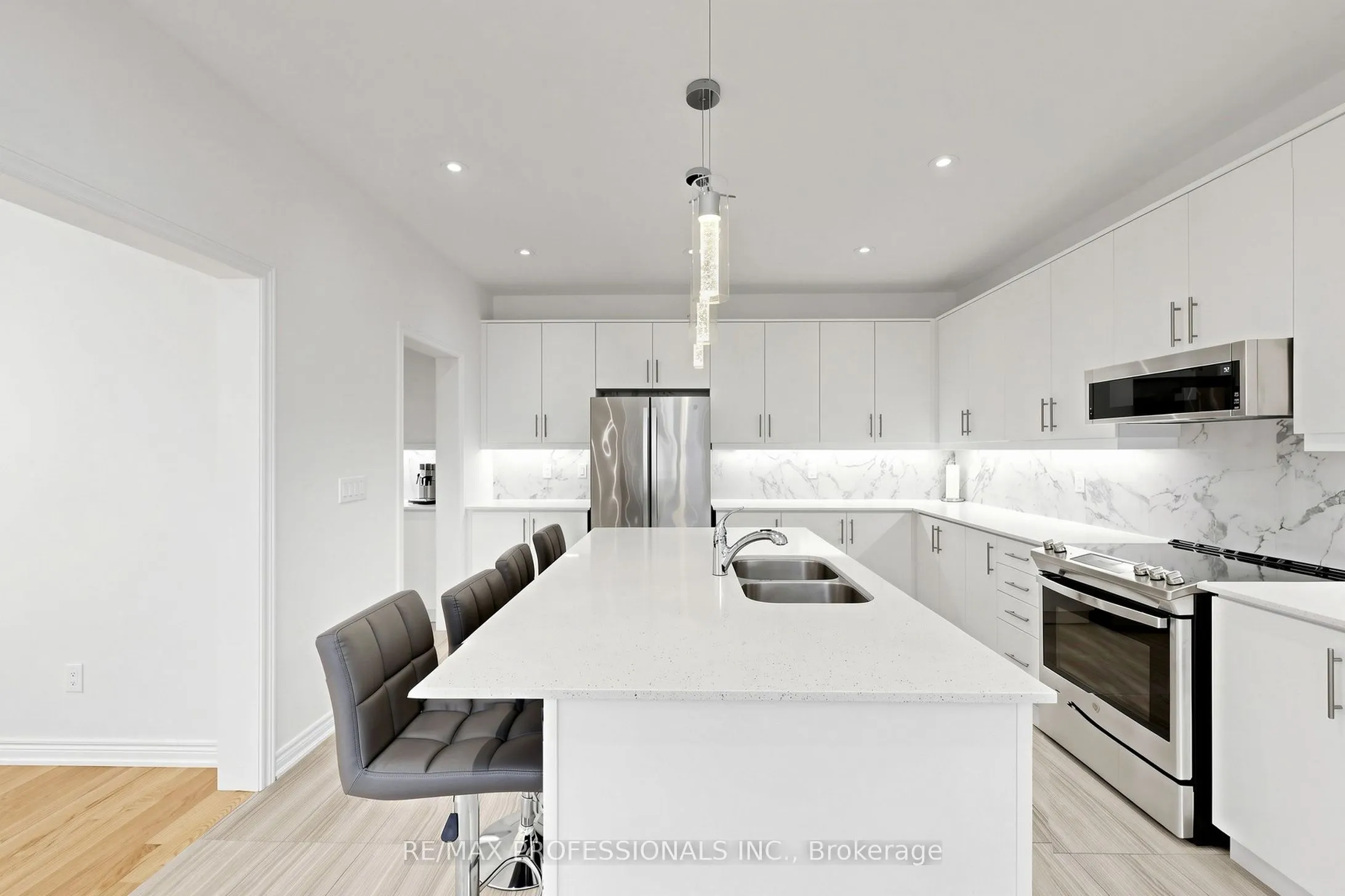 1450 Davis Loop