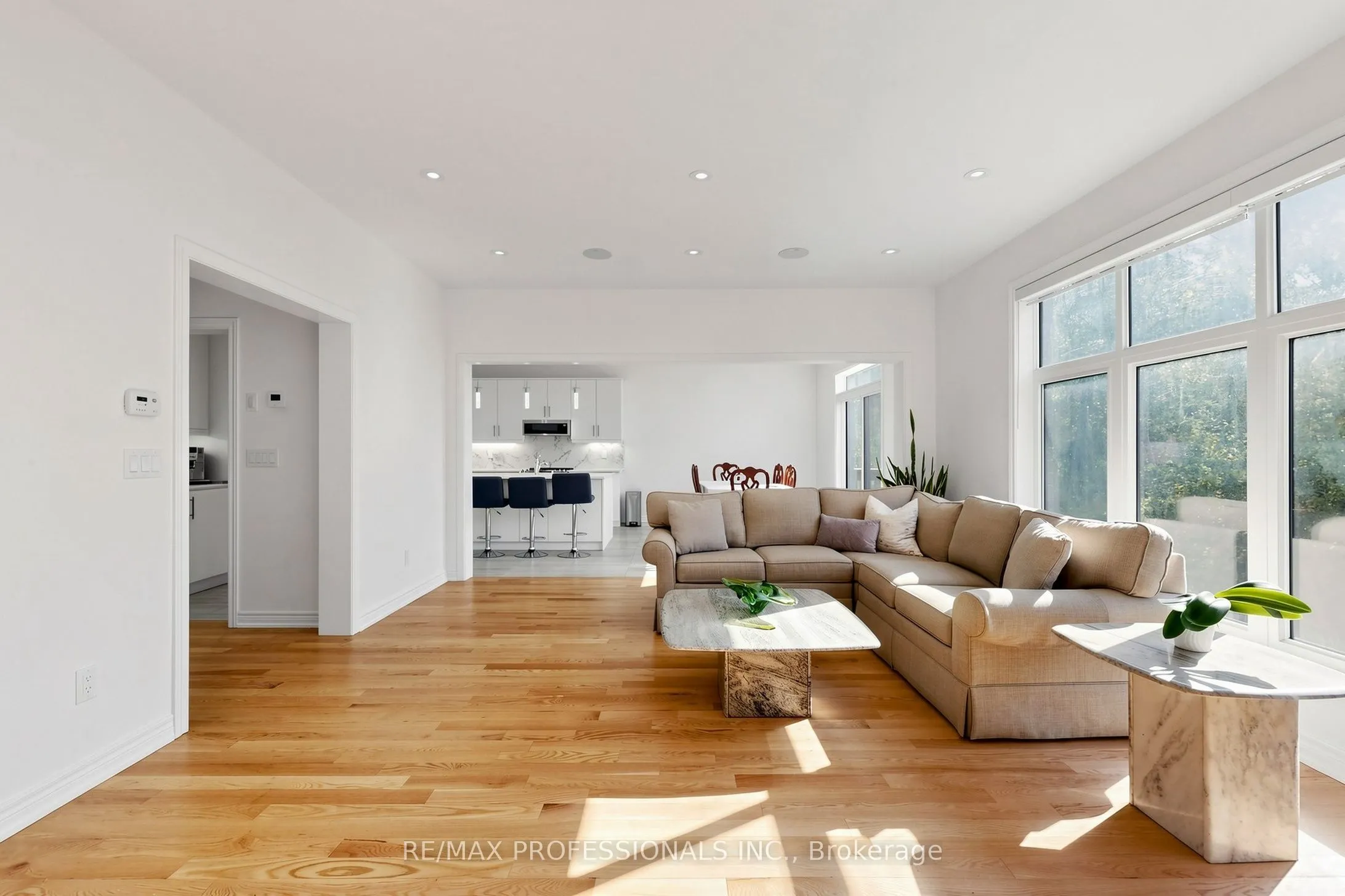 1450 Davis Loop