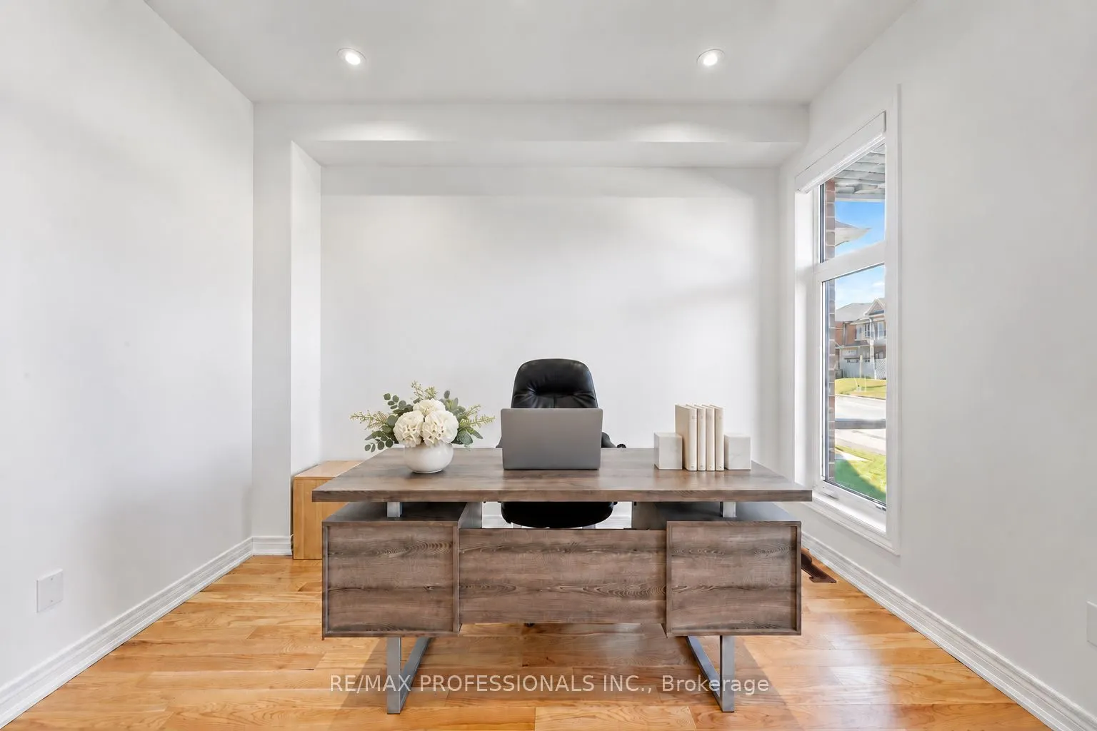 1450 Davis Loop