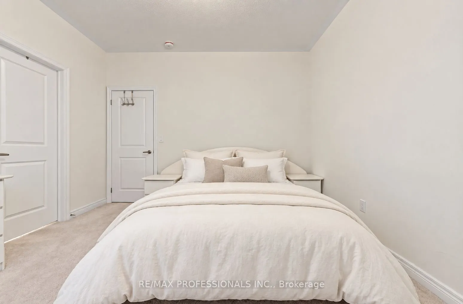 1450 Davis Loop