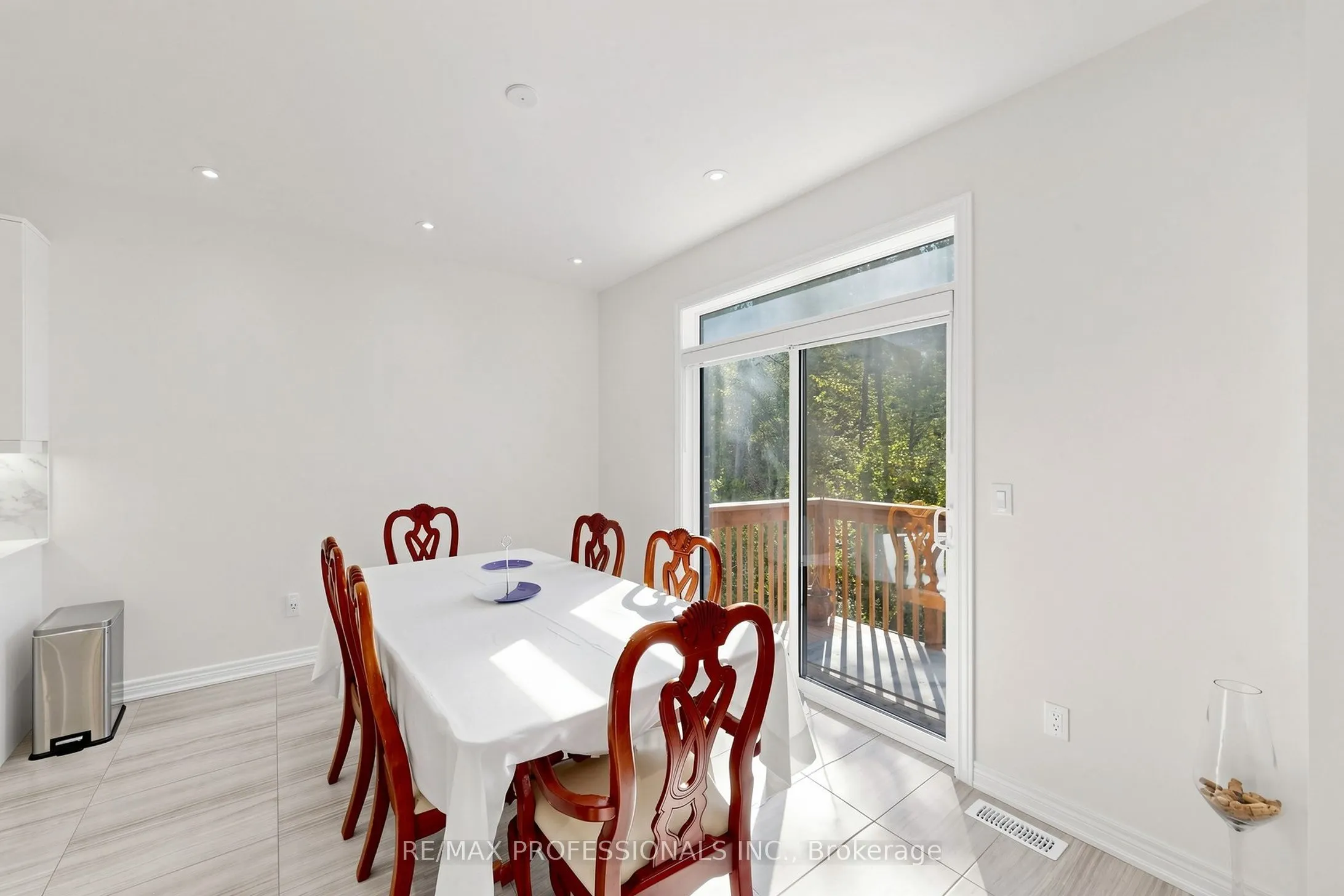 1450 Davis Loop