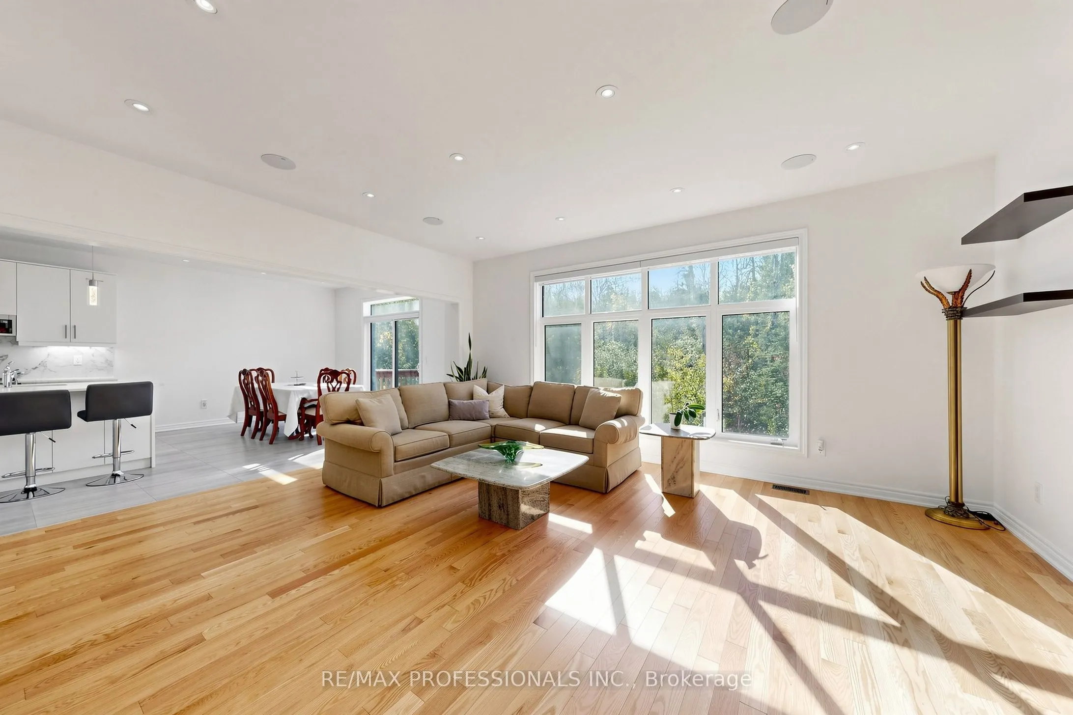 1450 Davis Loop