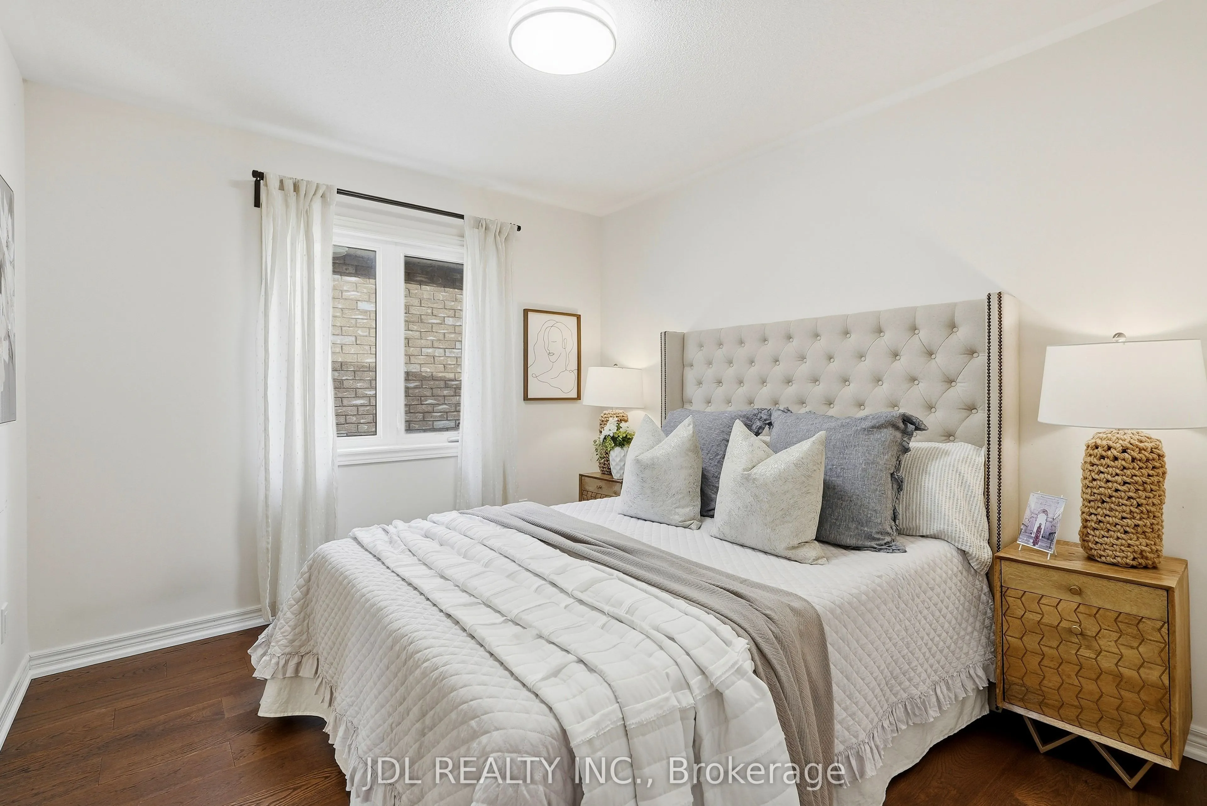 15 Beacon Point Street
