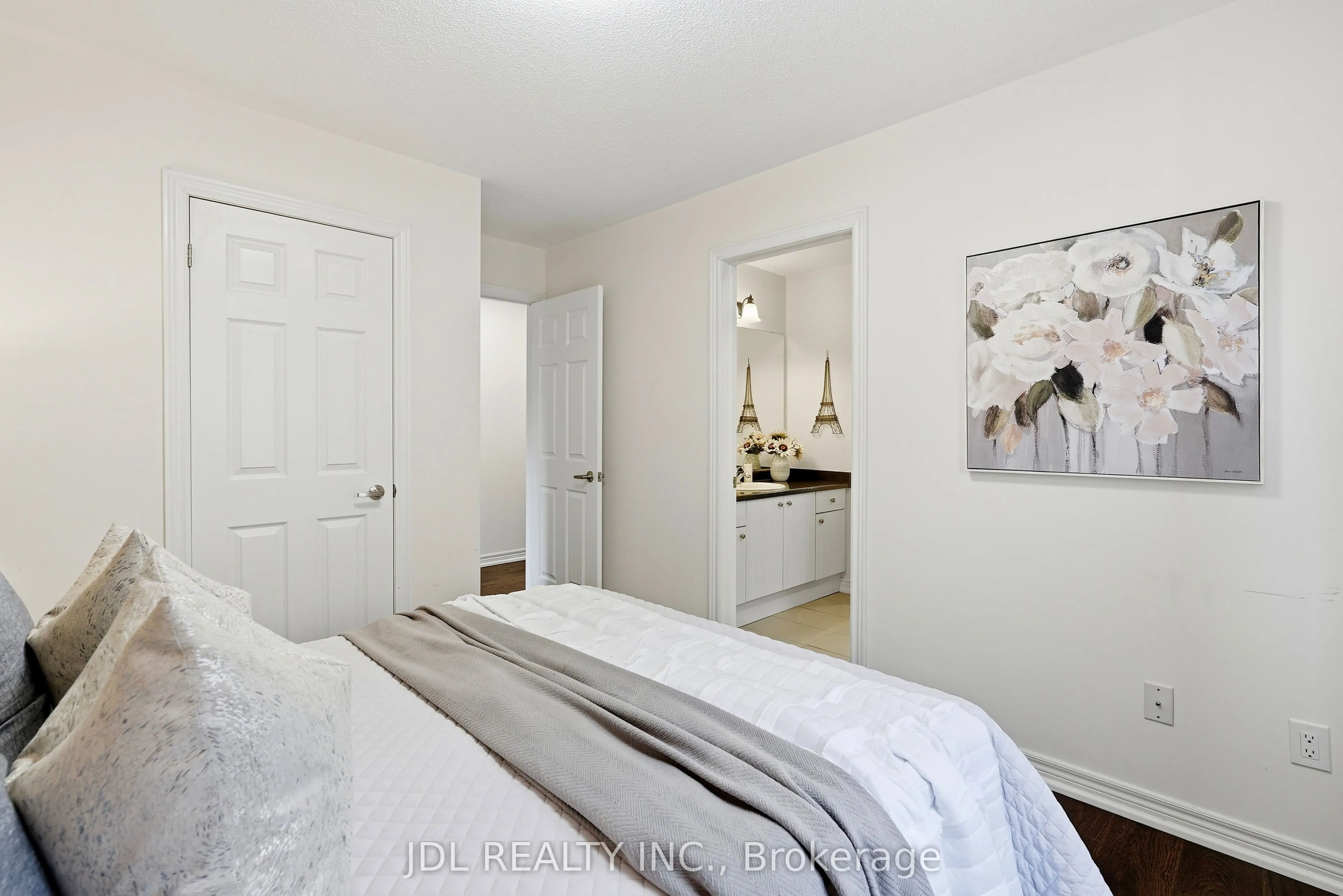 15 Beacon Point Street