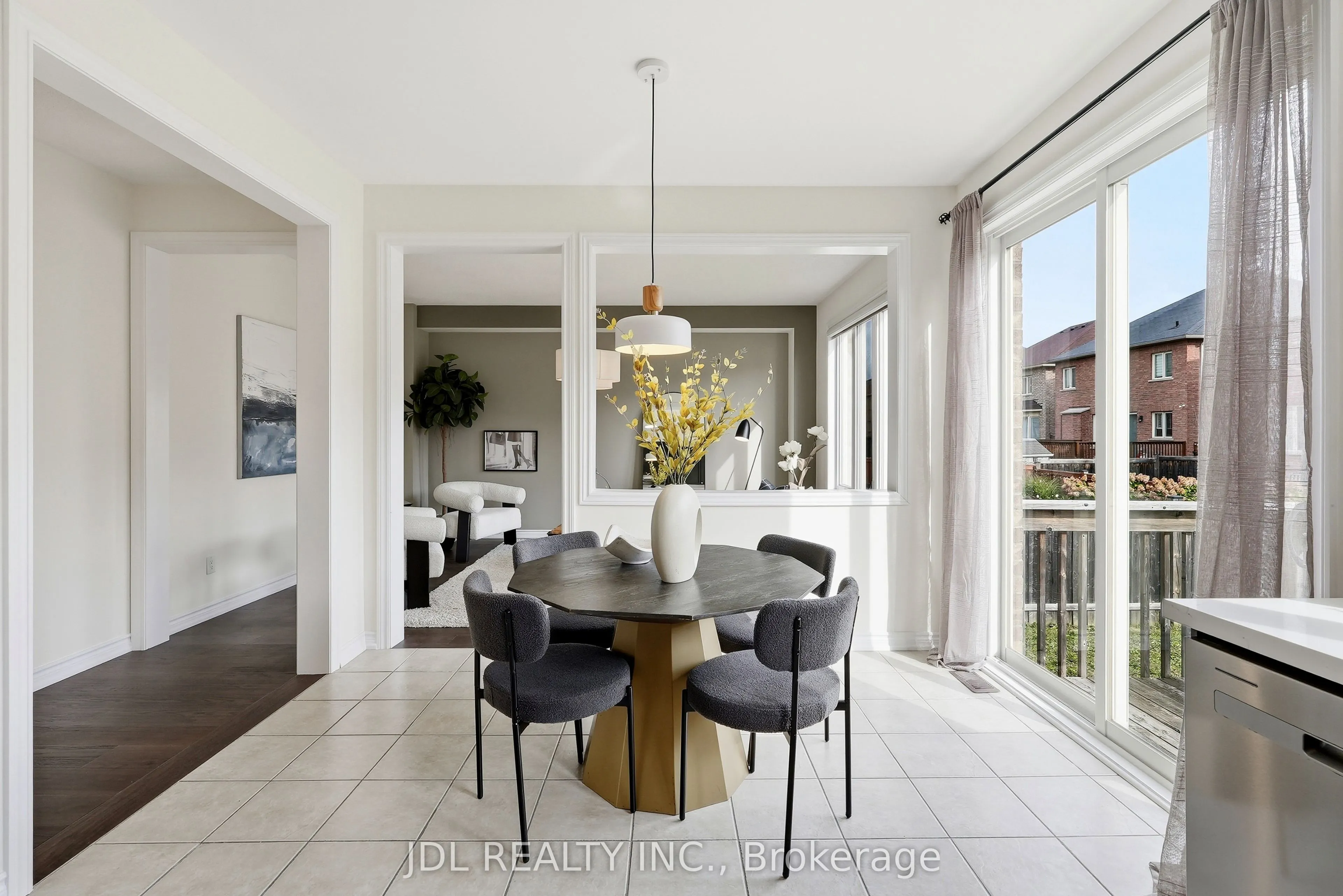 15 Beacon Point Street
