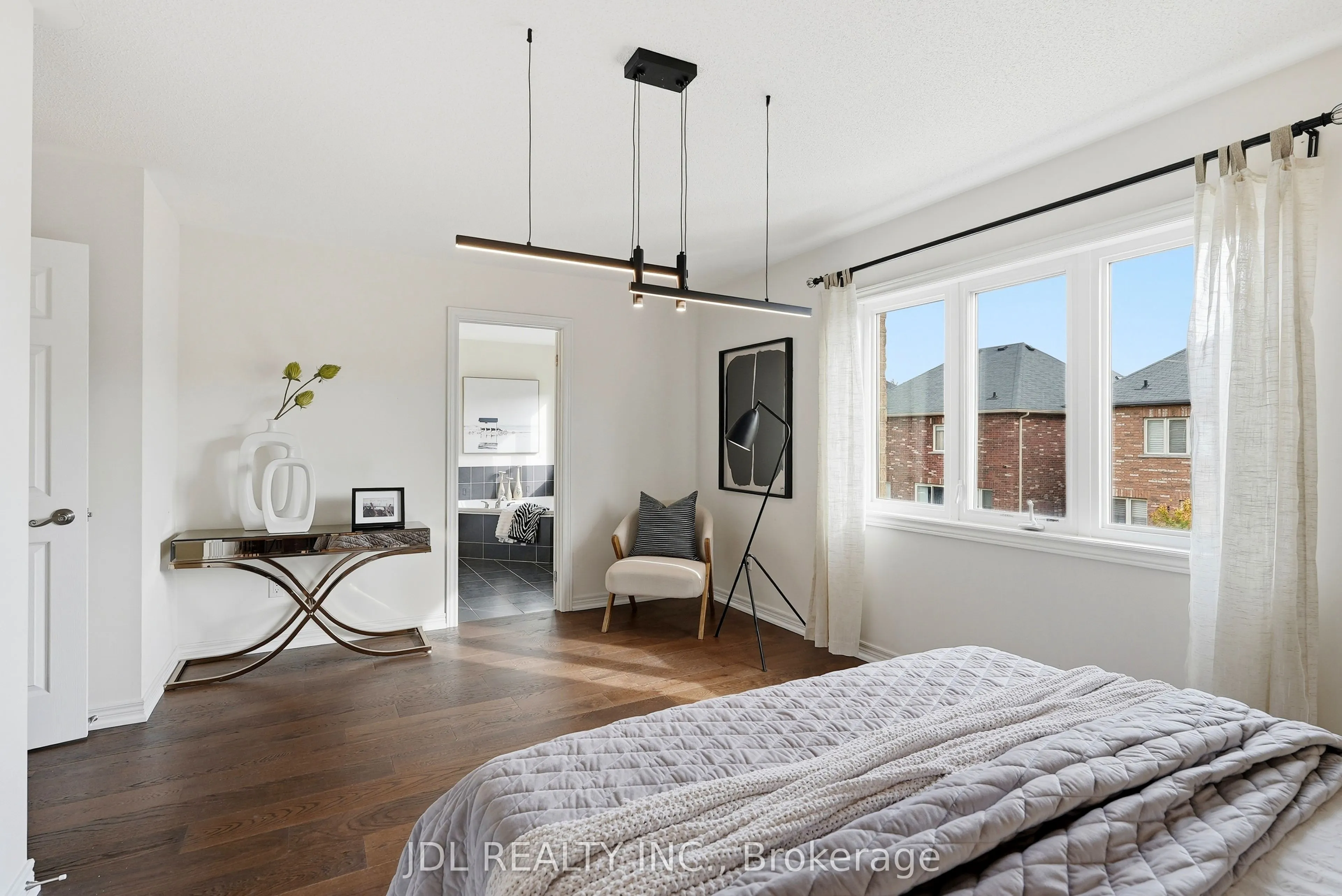 15 Beacon Point Street
