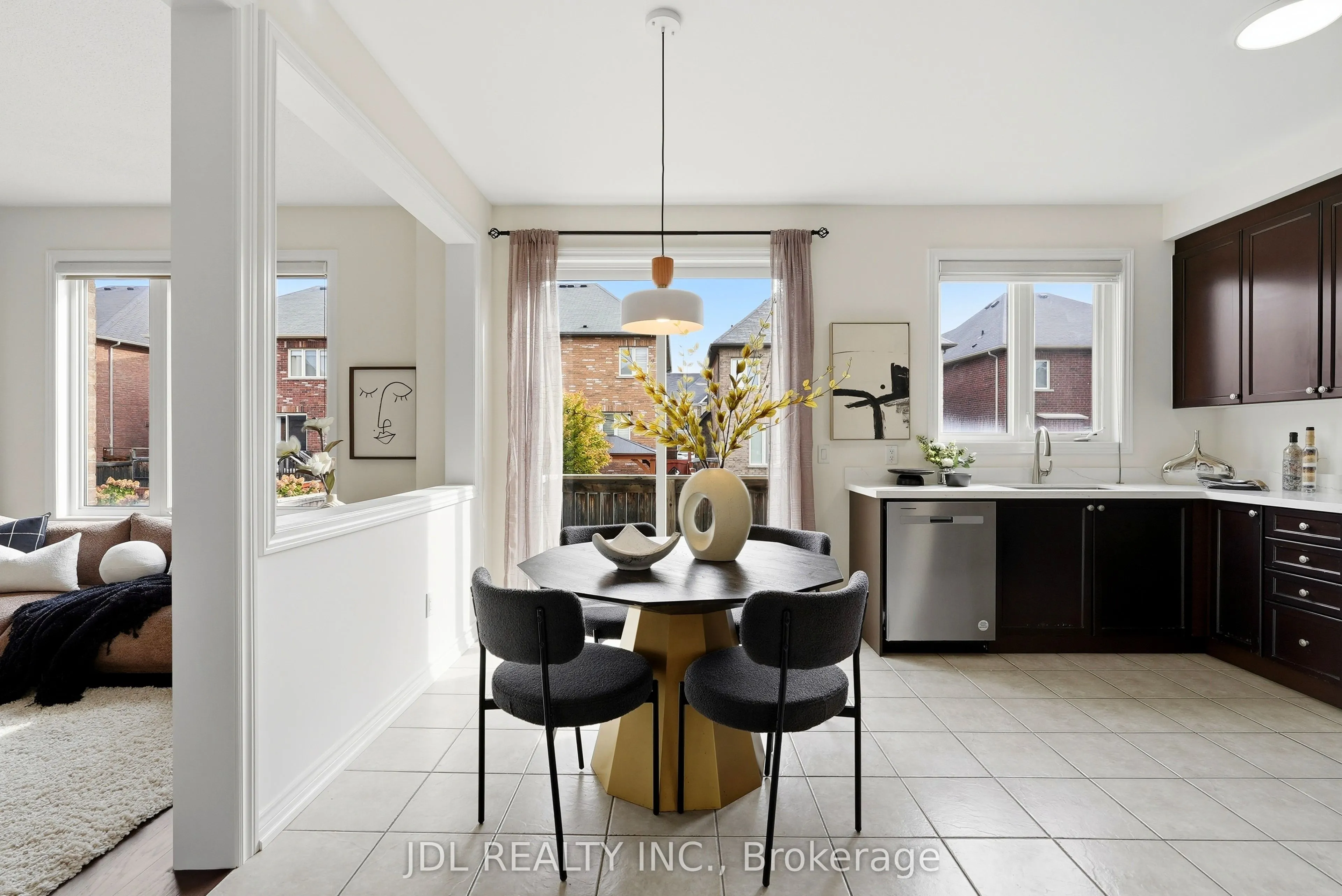 15 Beacon Point Street