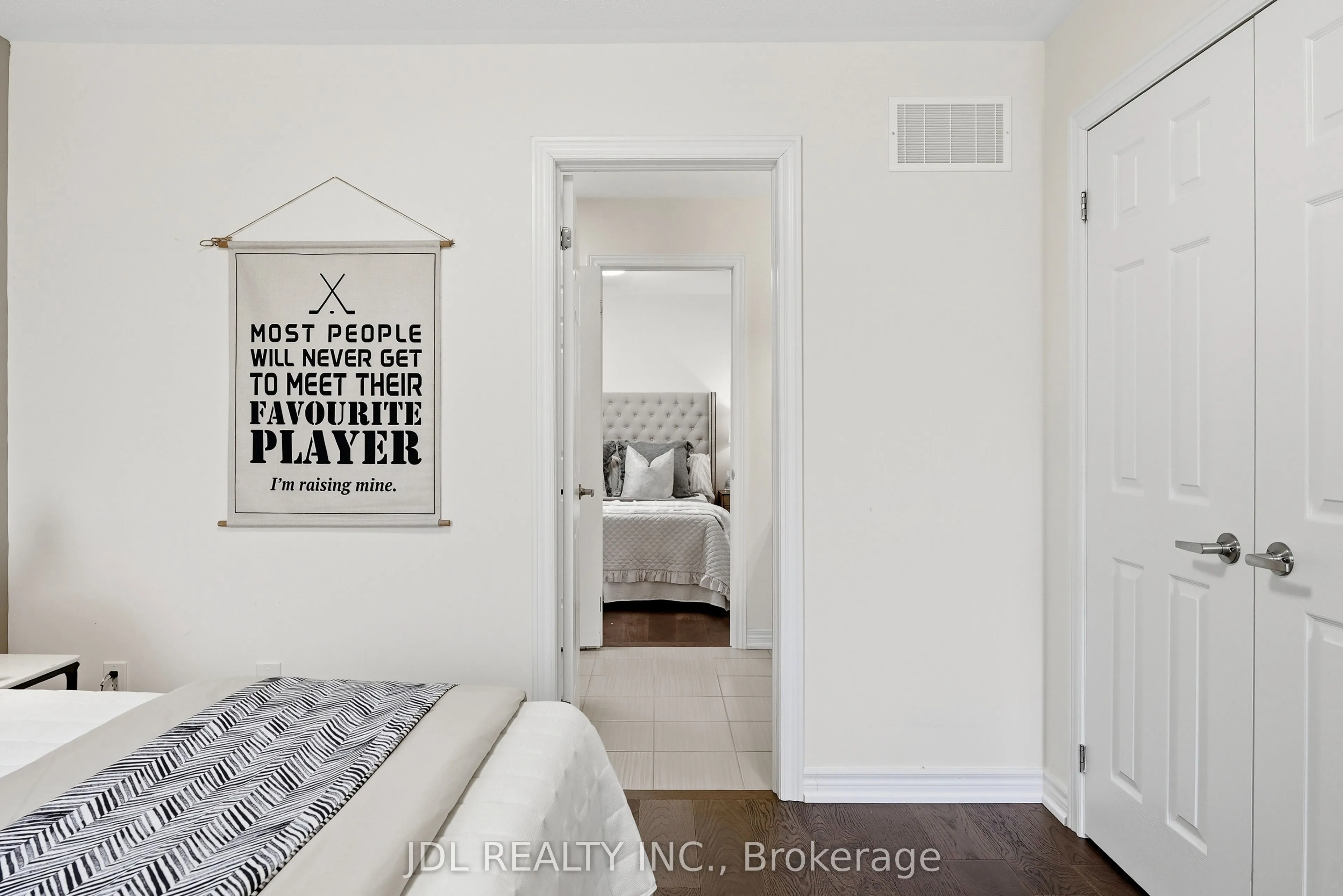 15 Beacon Point Street