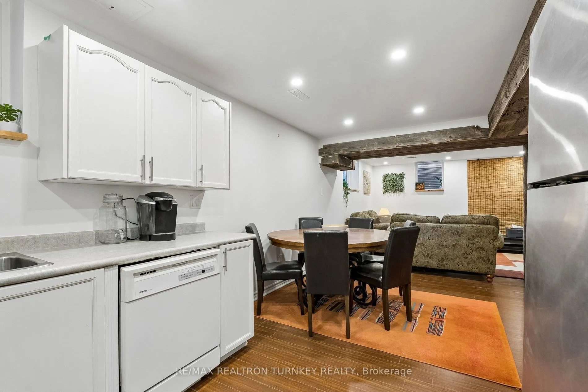 263 Chambers Crescent