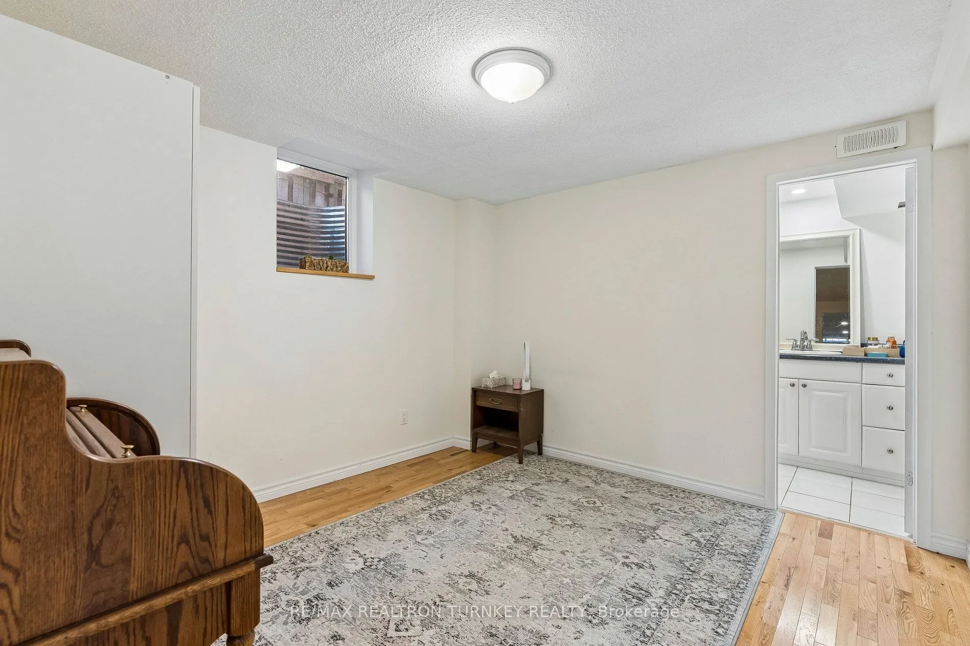 263 Chambers Crescent
