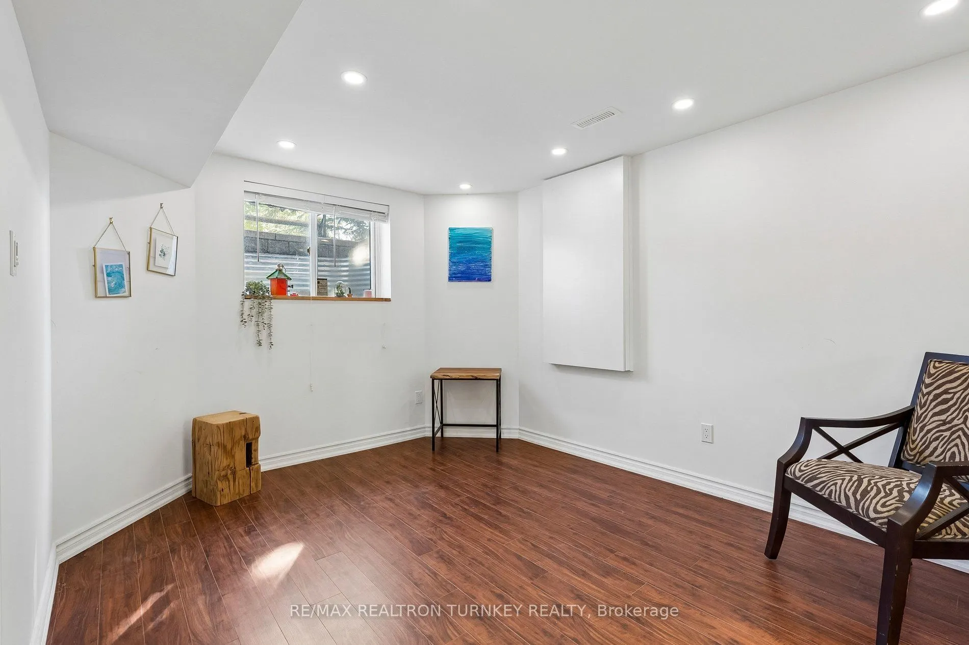 263 Chambers Crescent