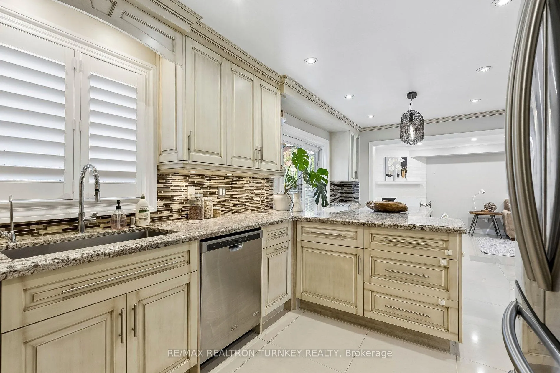 263 Chambers Crescent