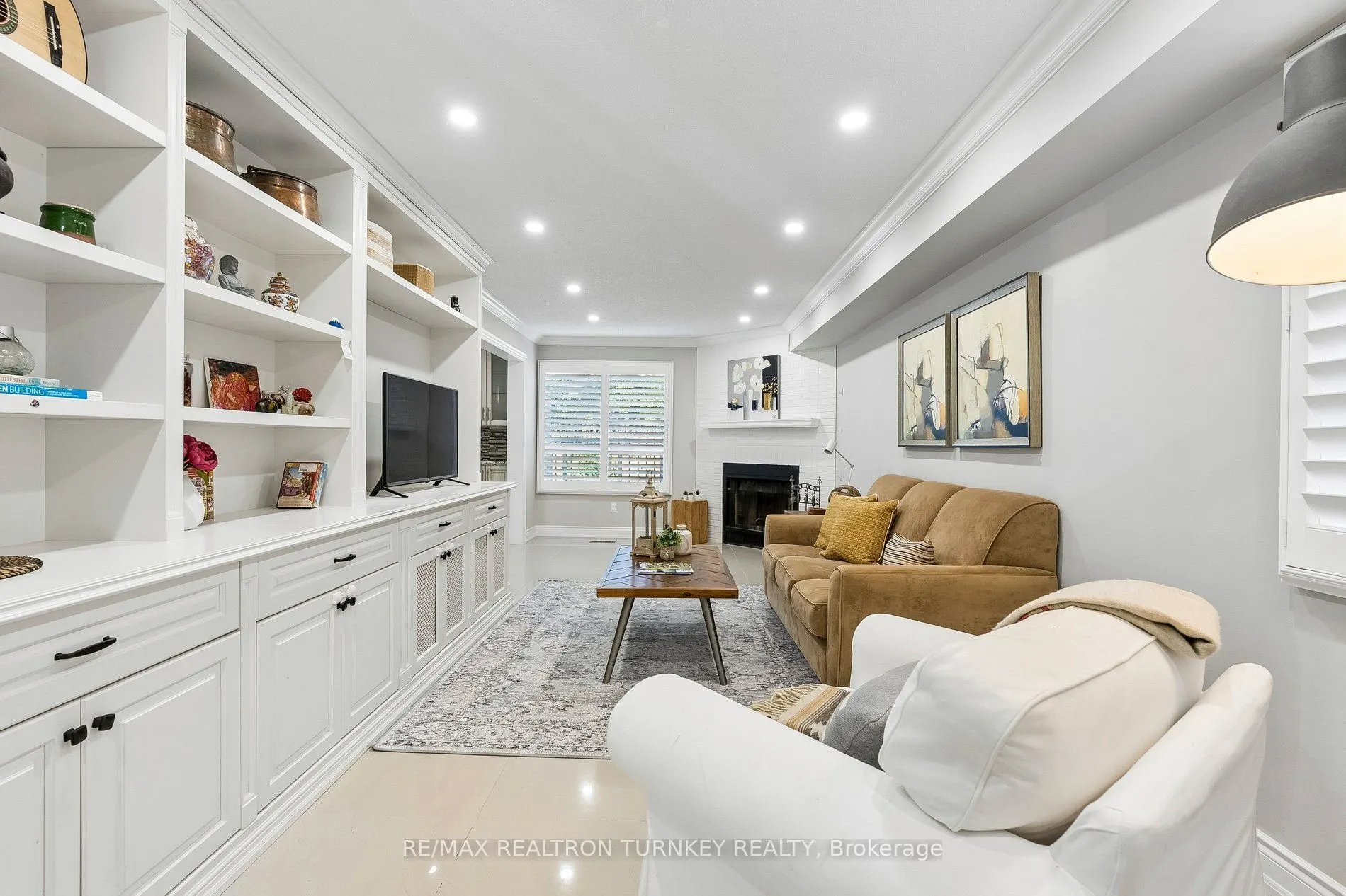 263 Chambers Crescent