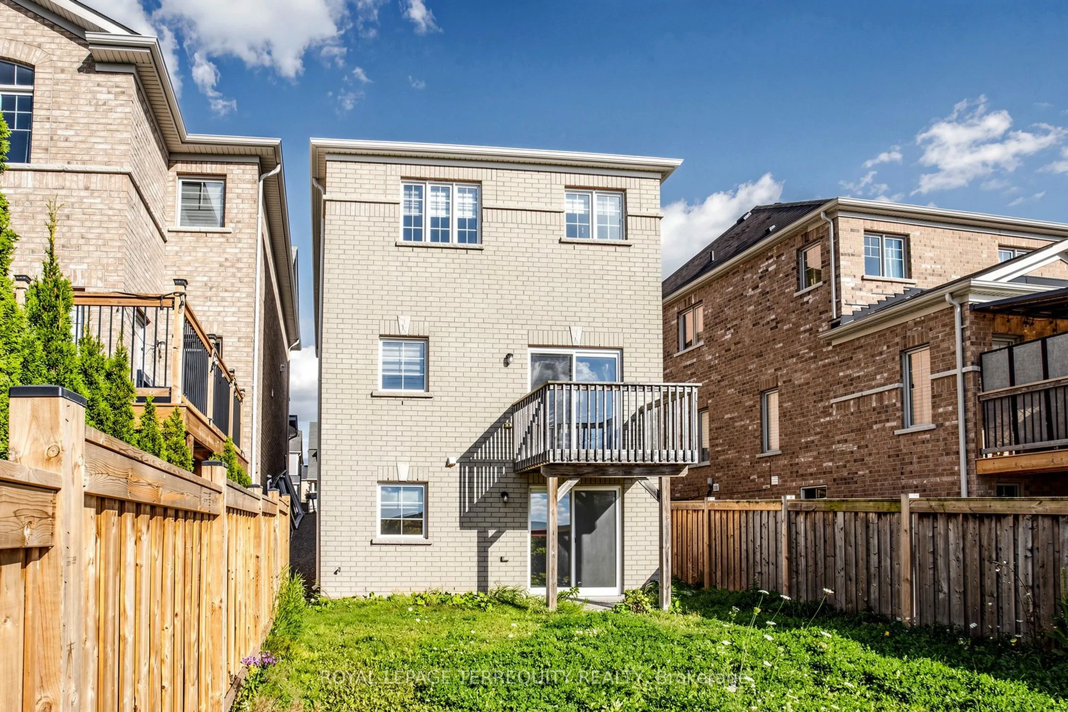 199 Armstrong Crescent