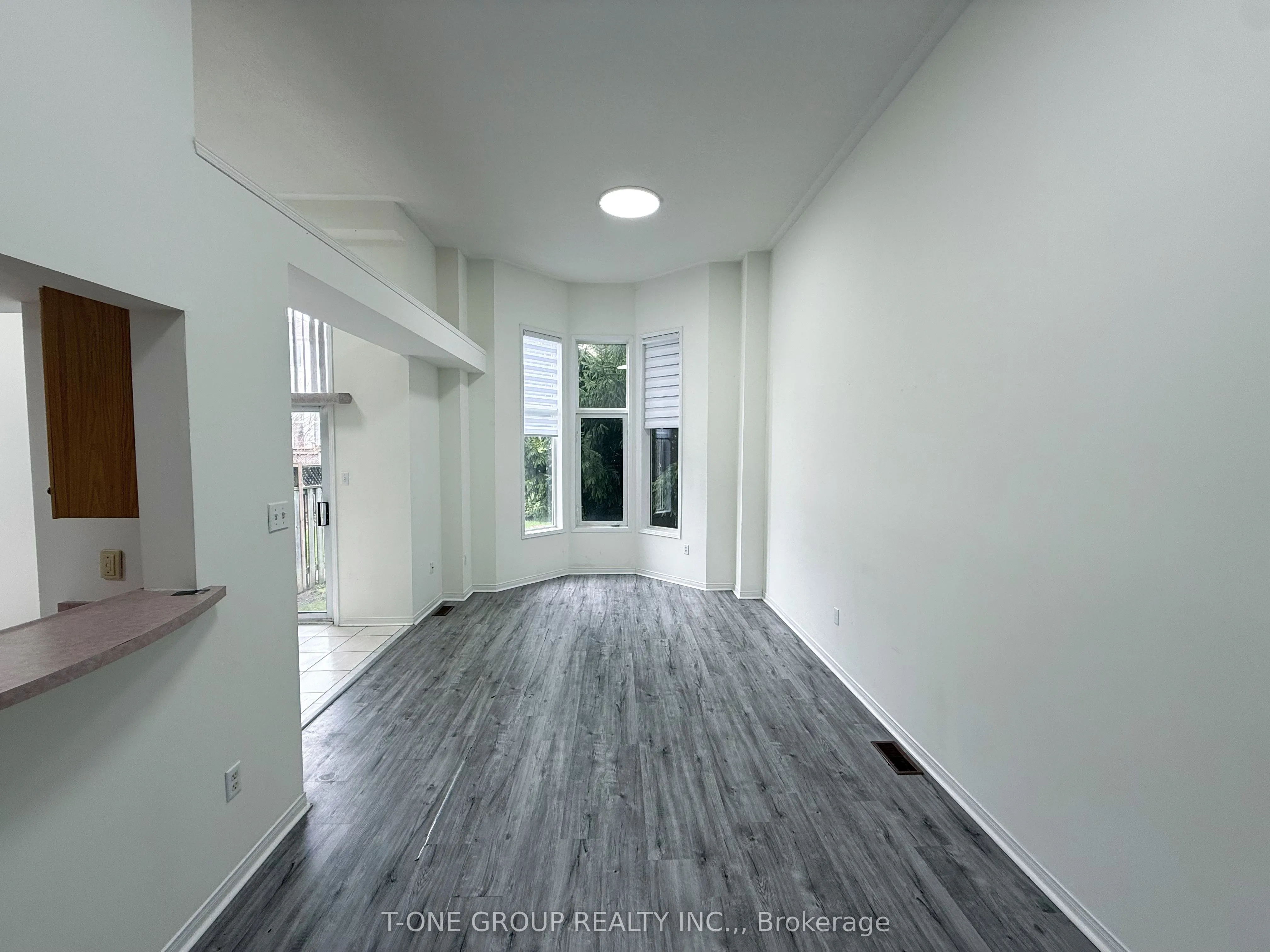 90 Bridlepath Street