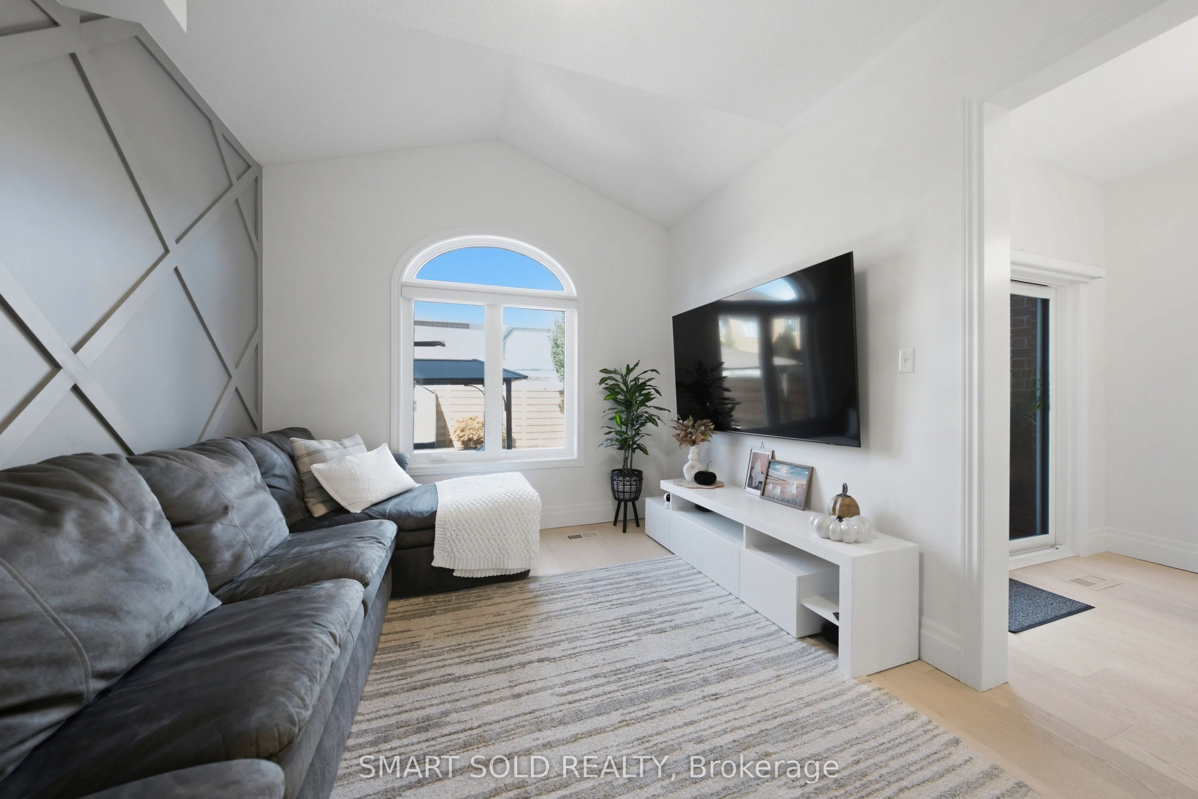 24 Andes Crescent