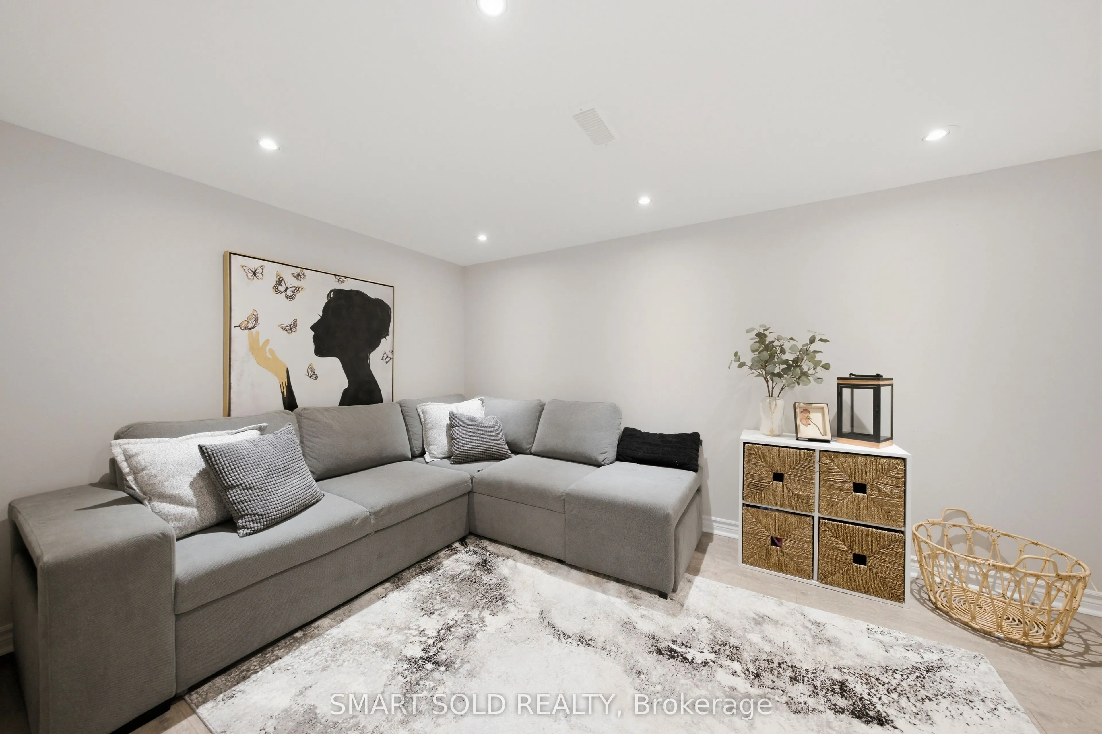 24 Andes Crescent