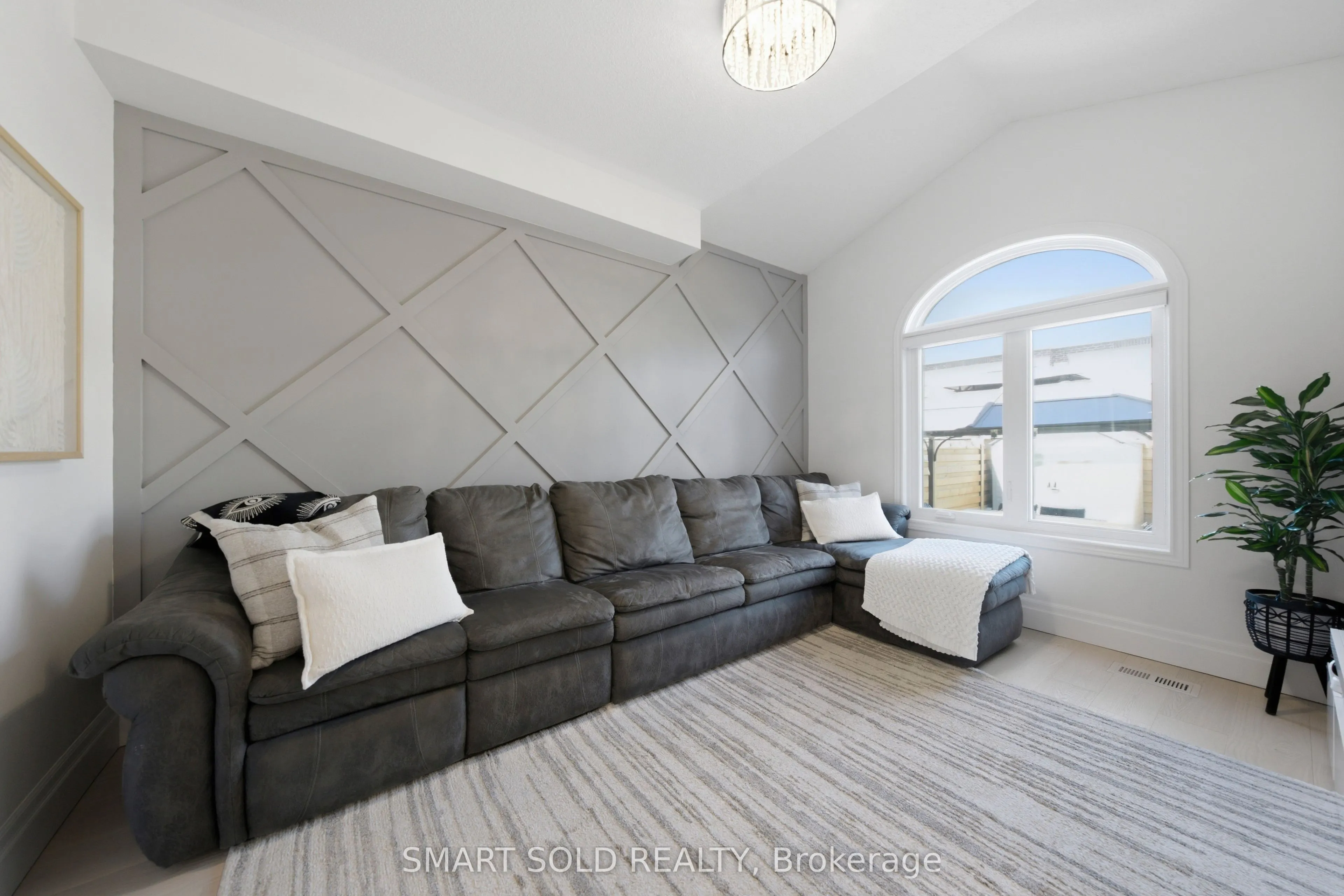 24 Andes Crescent