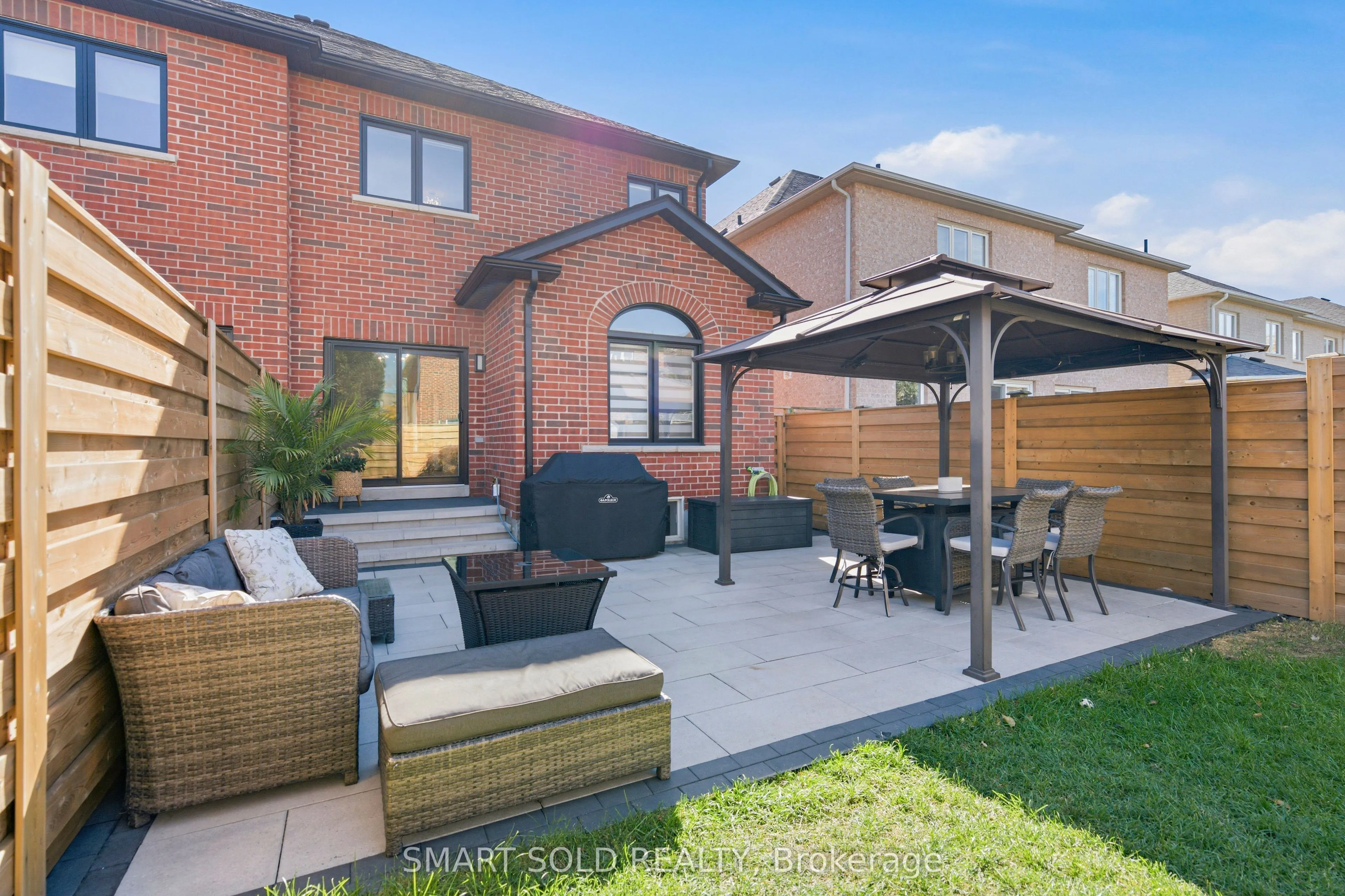 24 Andes Crescent