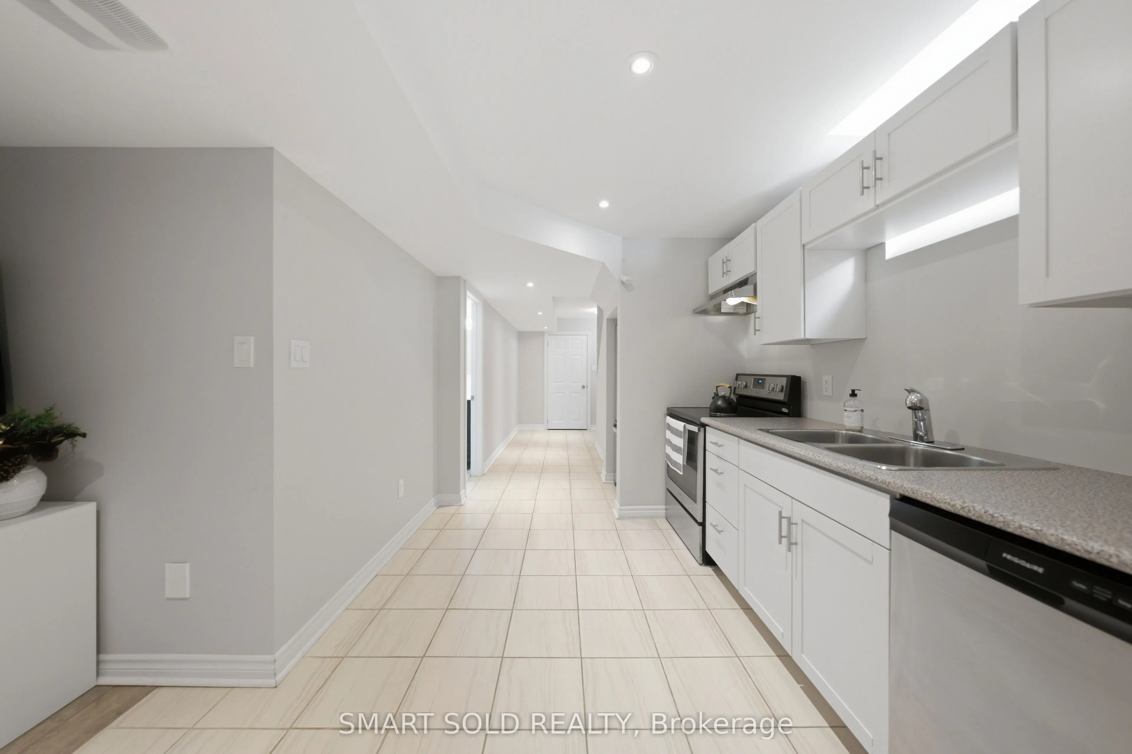 24 Andes Crescent