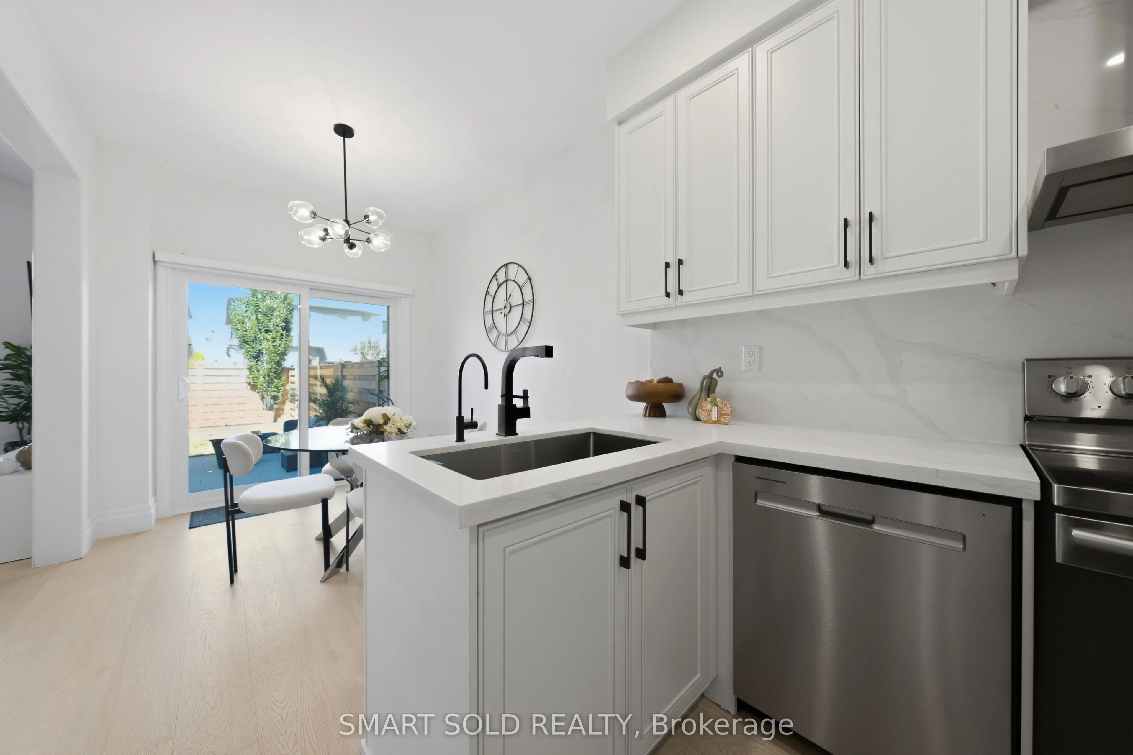 24 Andes Crescent