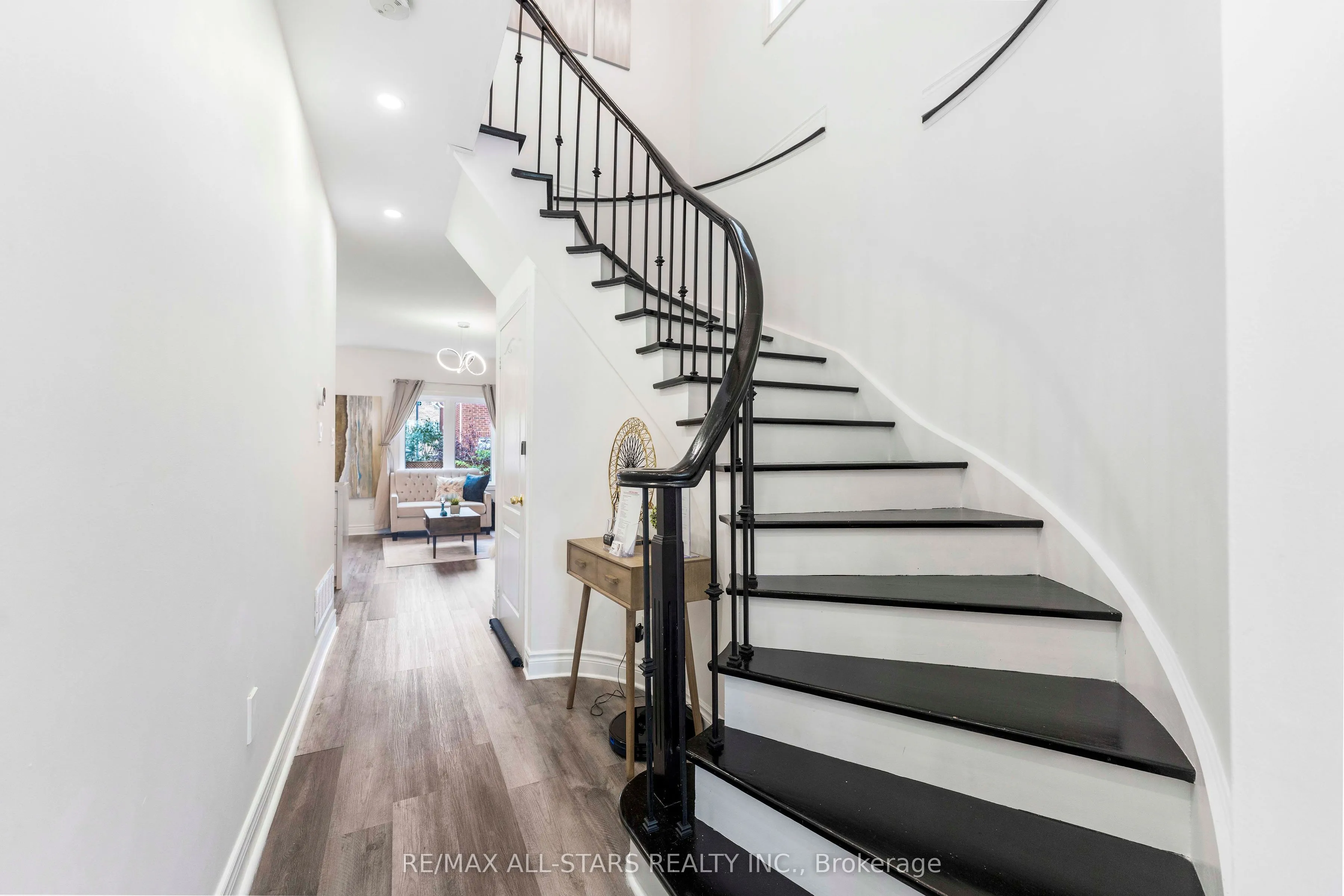 93 Arco Circle