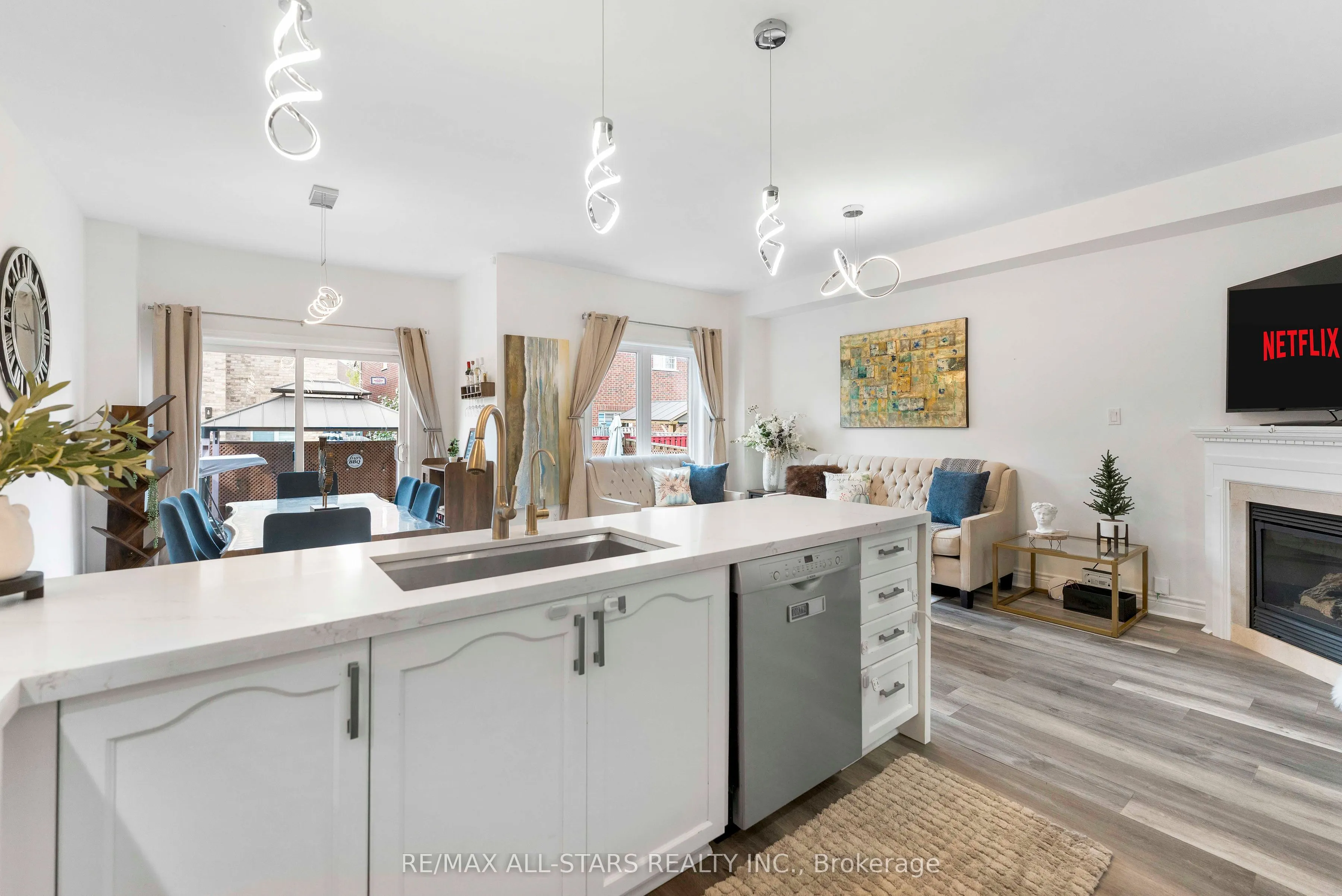 93 Arco Circle