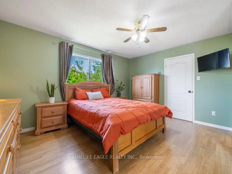 479 Heddle Crescent
