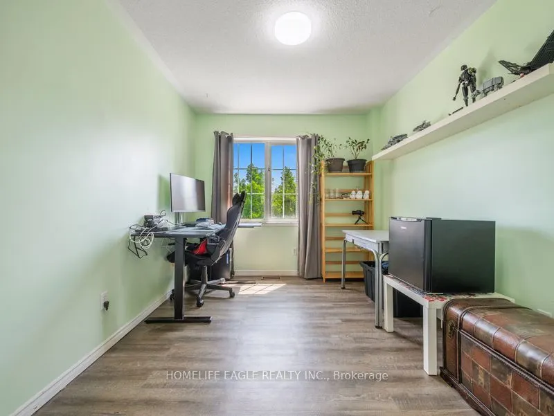 479 Heddle Crescent