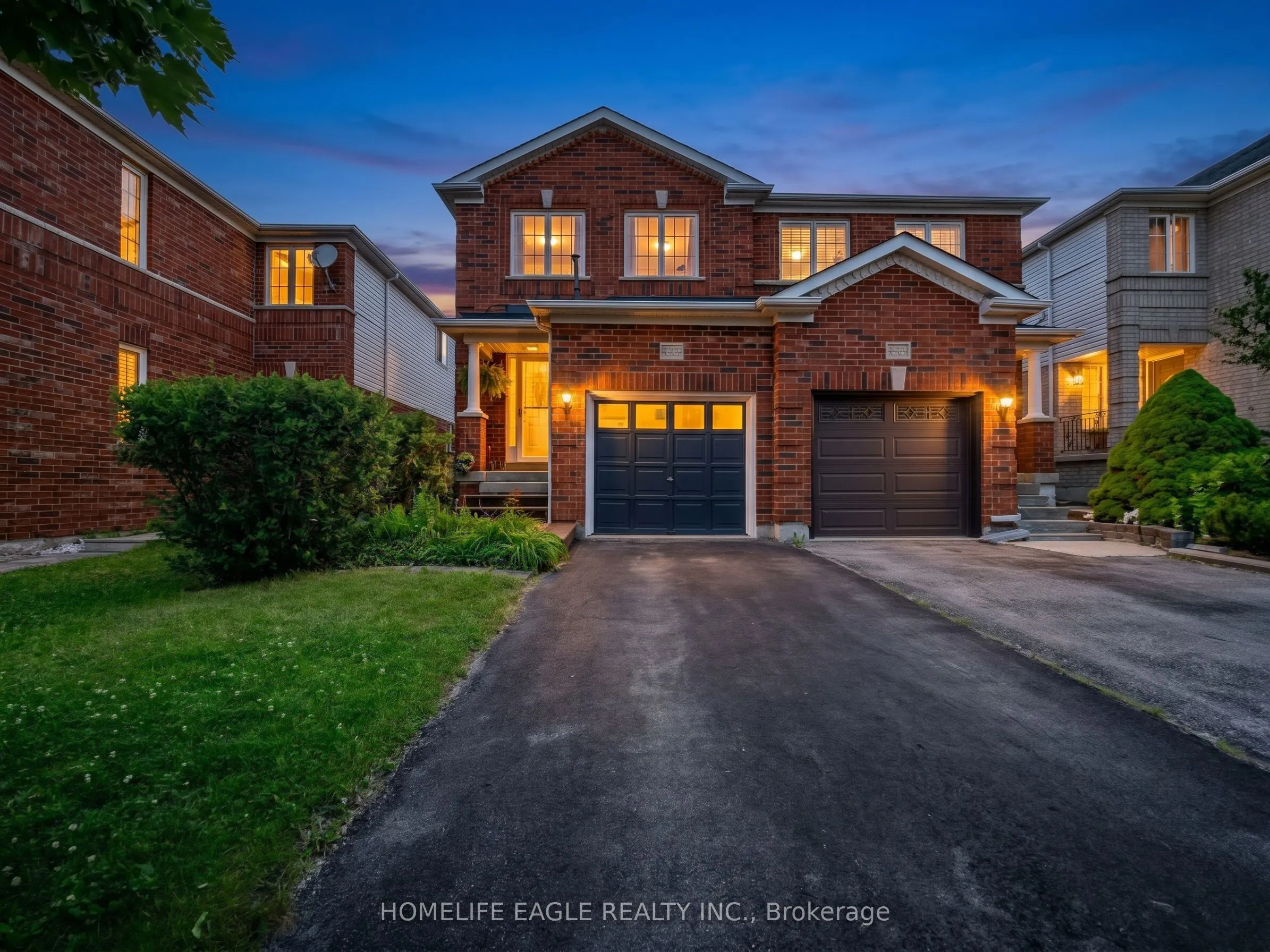 479 Heddle Crescent