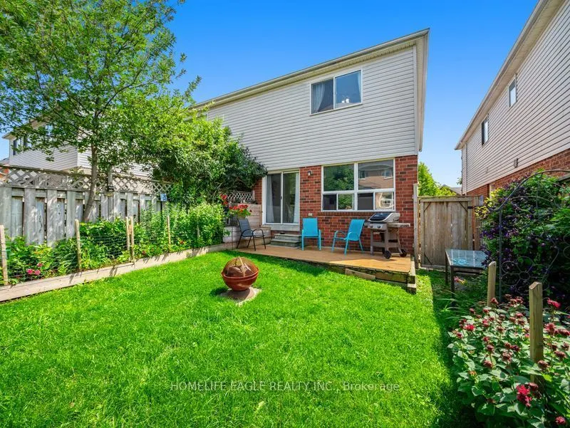 479 Heddle Crescent