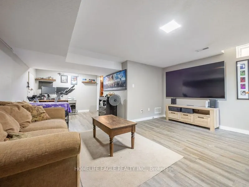 479 Heddle Crescent