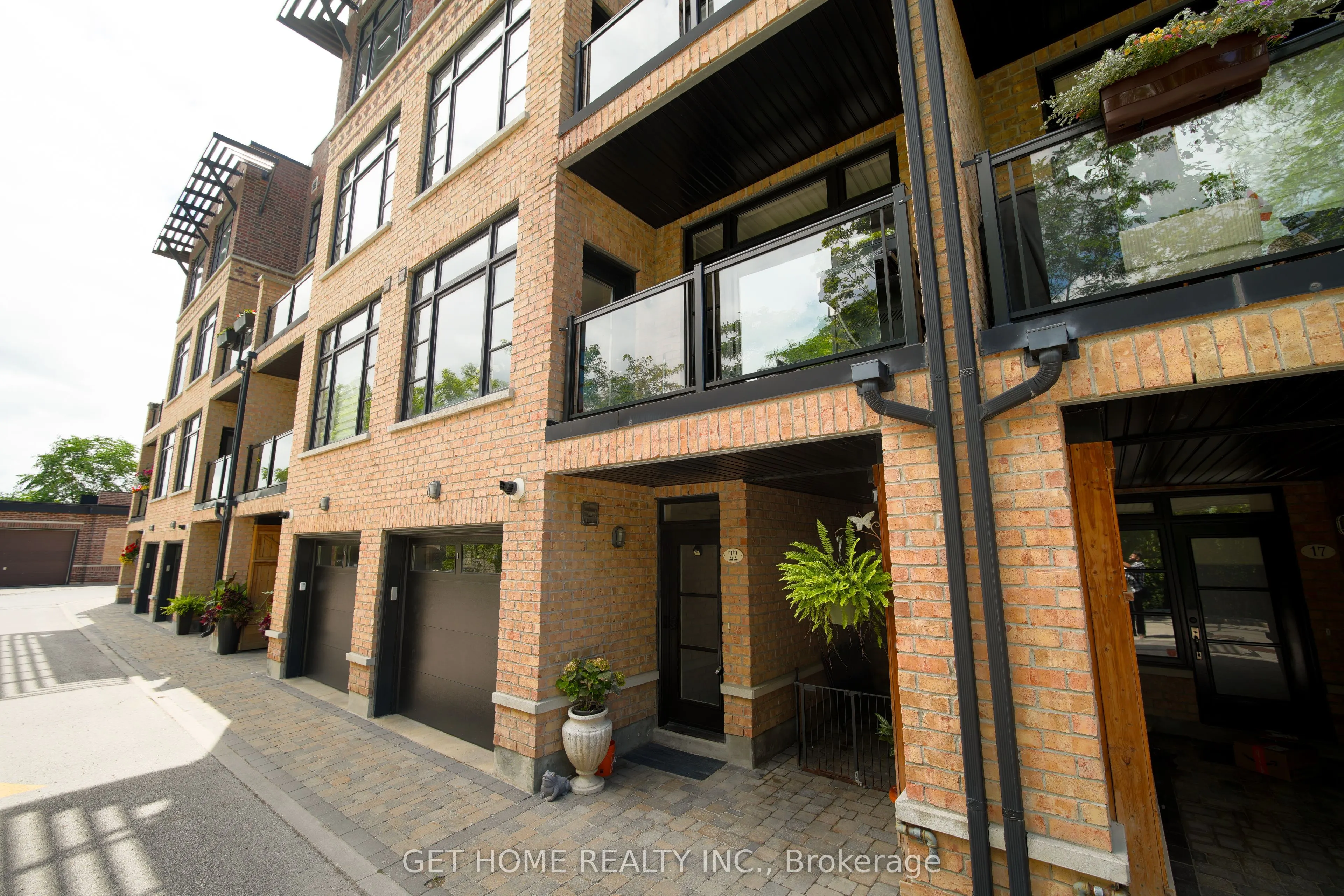 8169 Kipling Avenue E #22