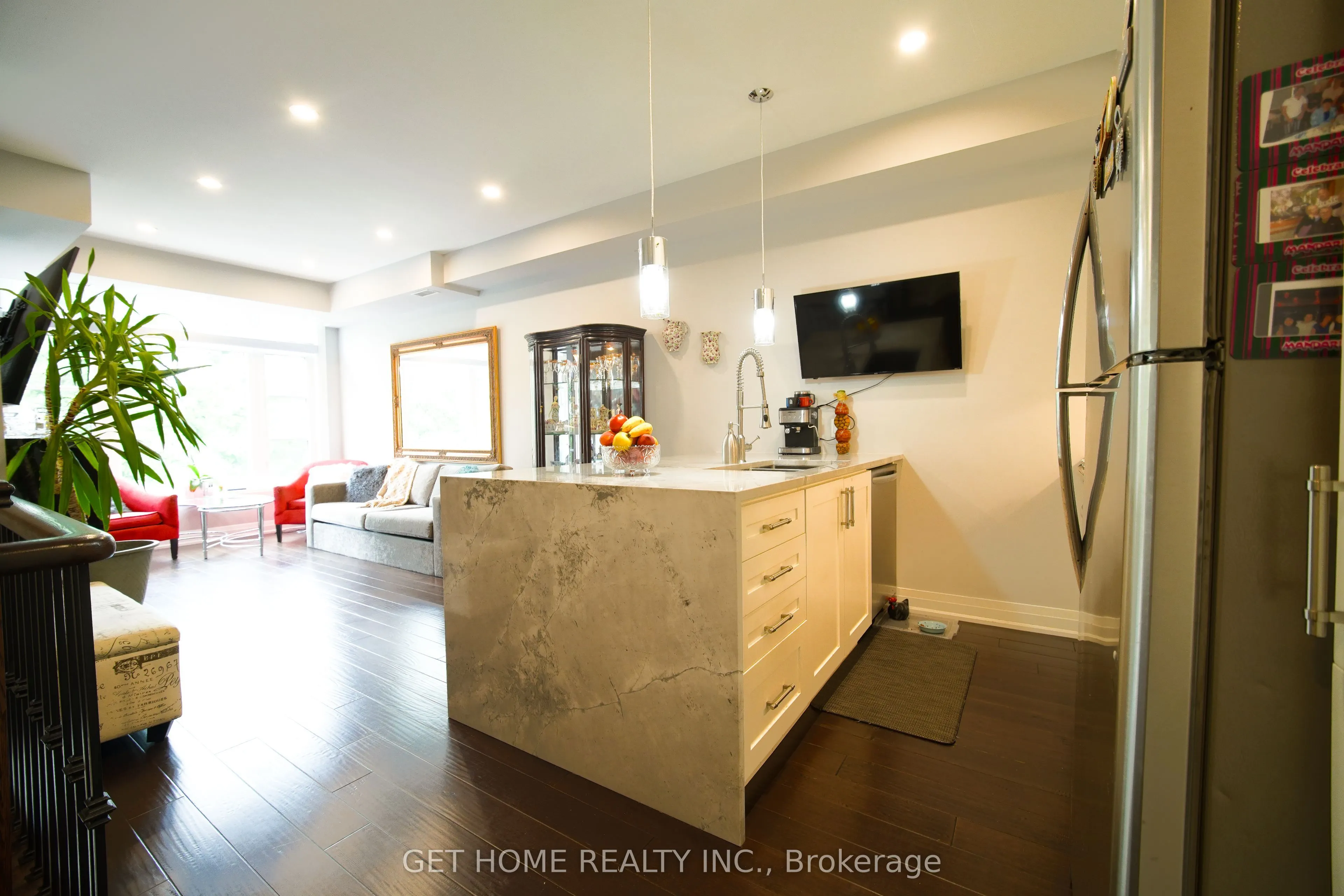 8169 Kipling Avenue E #22