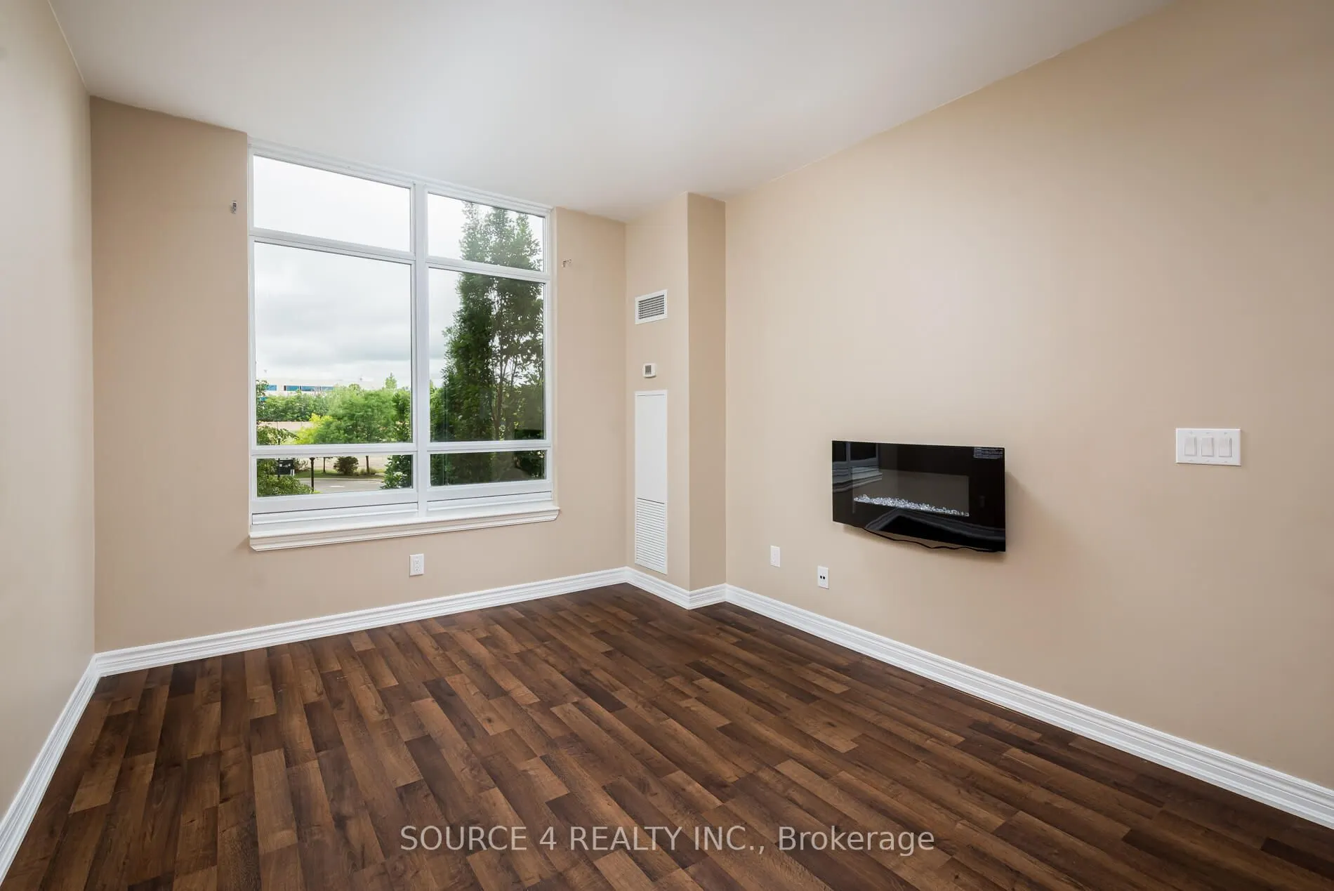 9245 Jane Street #201