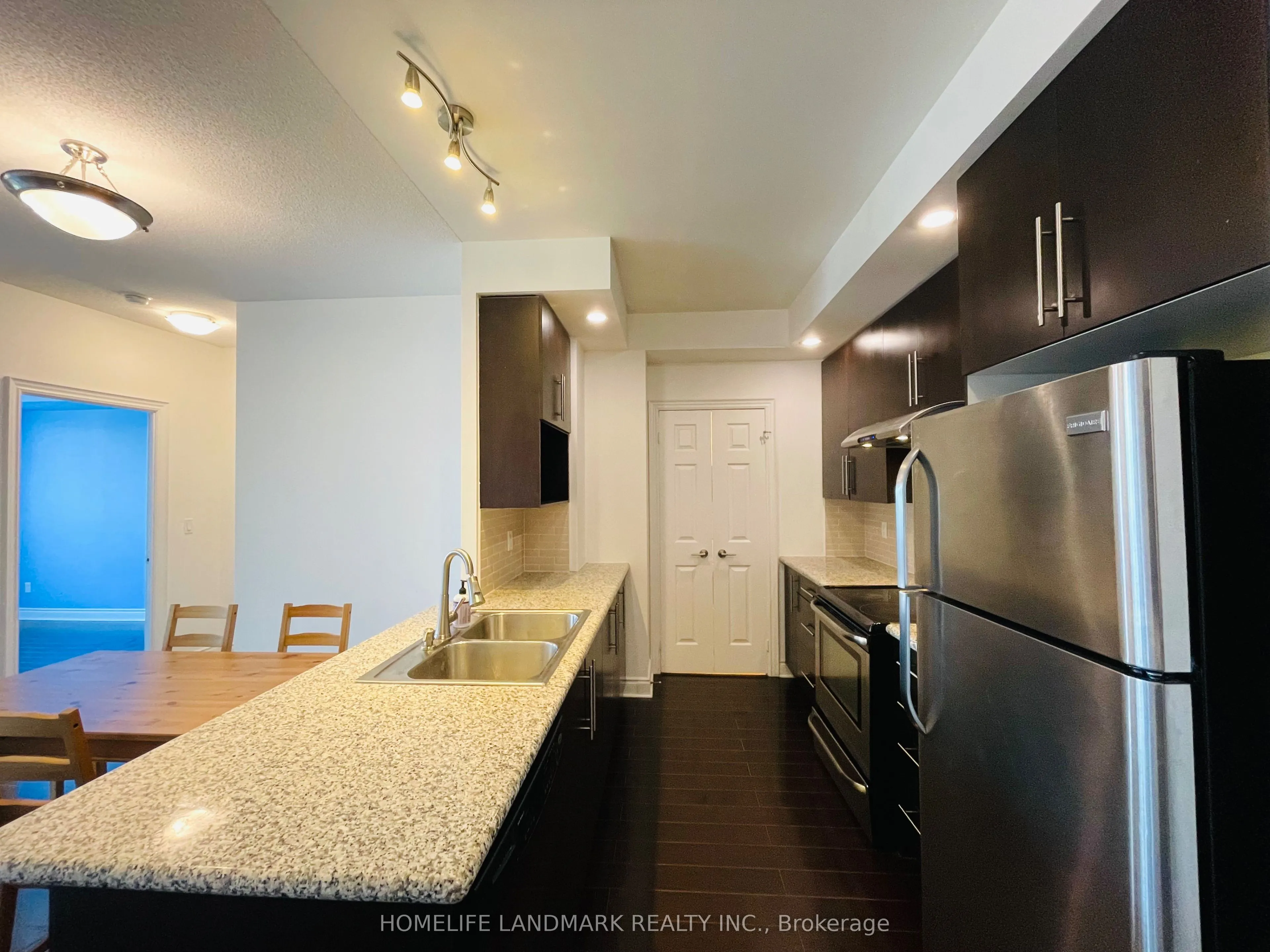 23 Cox Boulevard #961