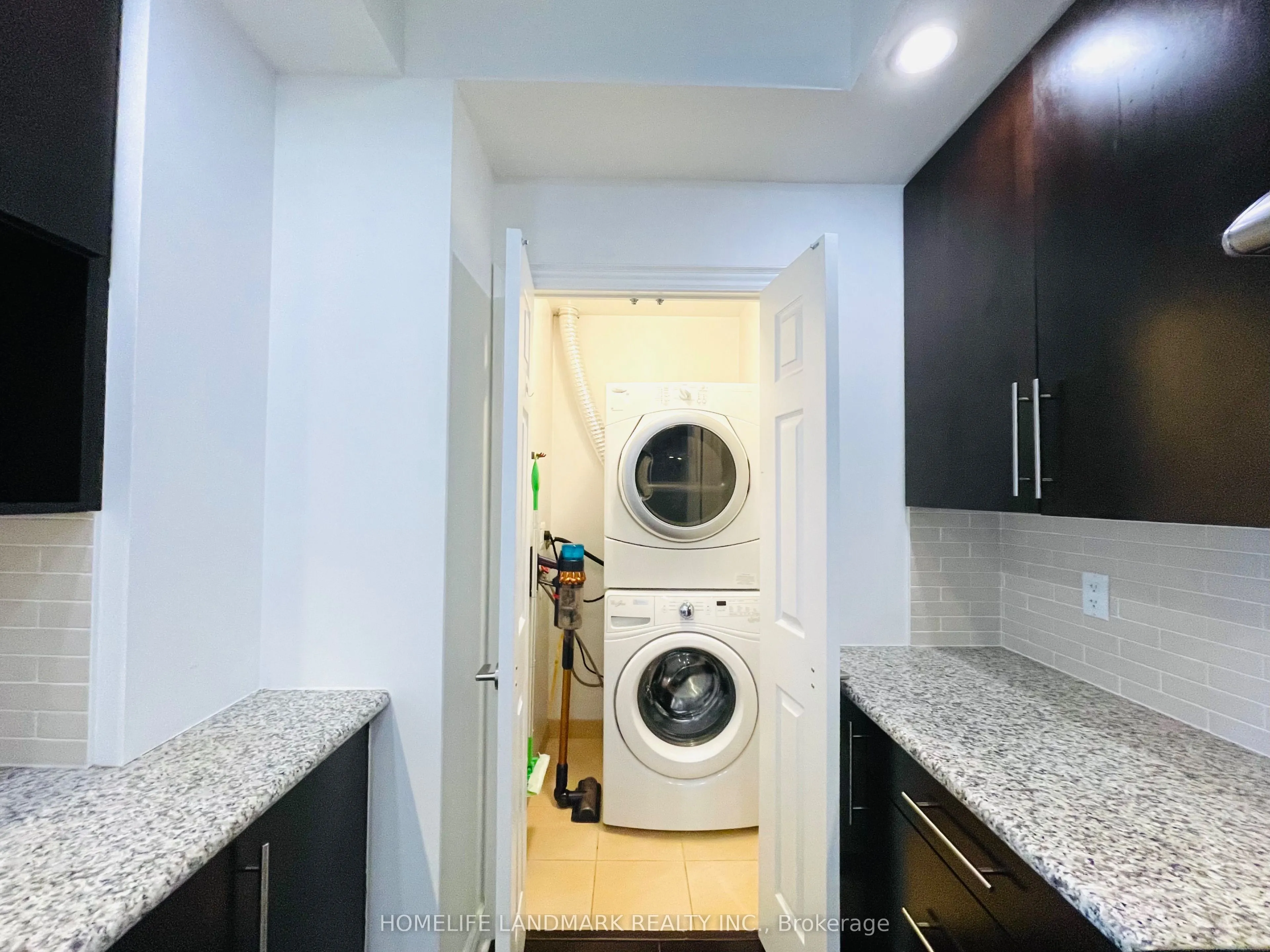 23 Cox Boulevard #961