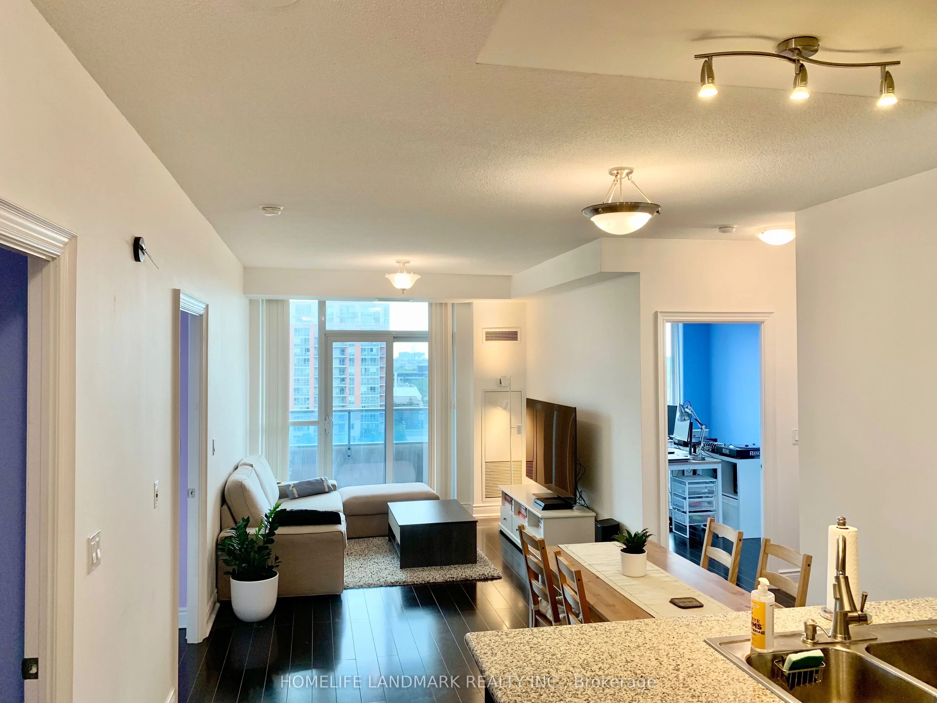 23 Cox Boulevard #961