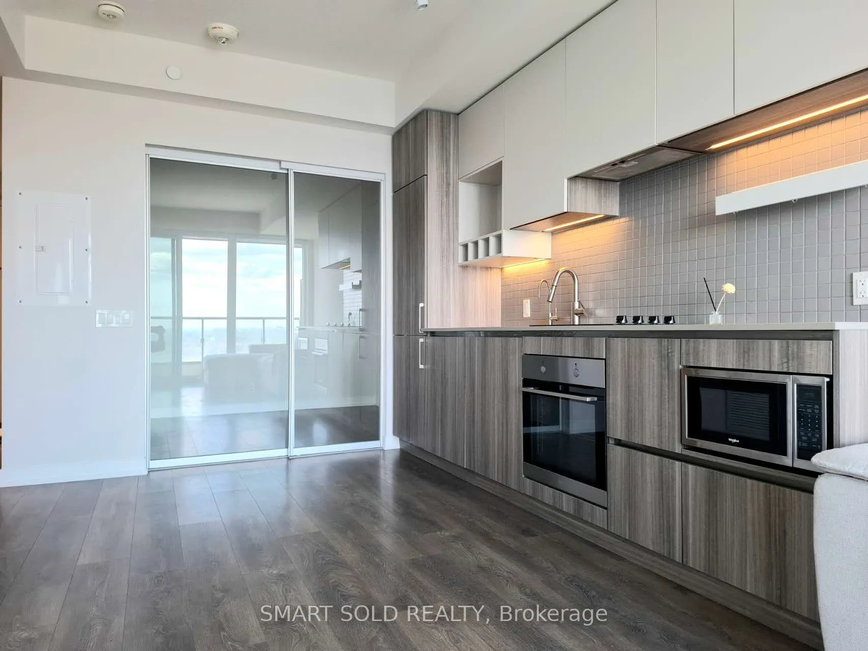 5 Buttermill Avenue #3707