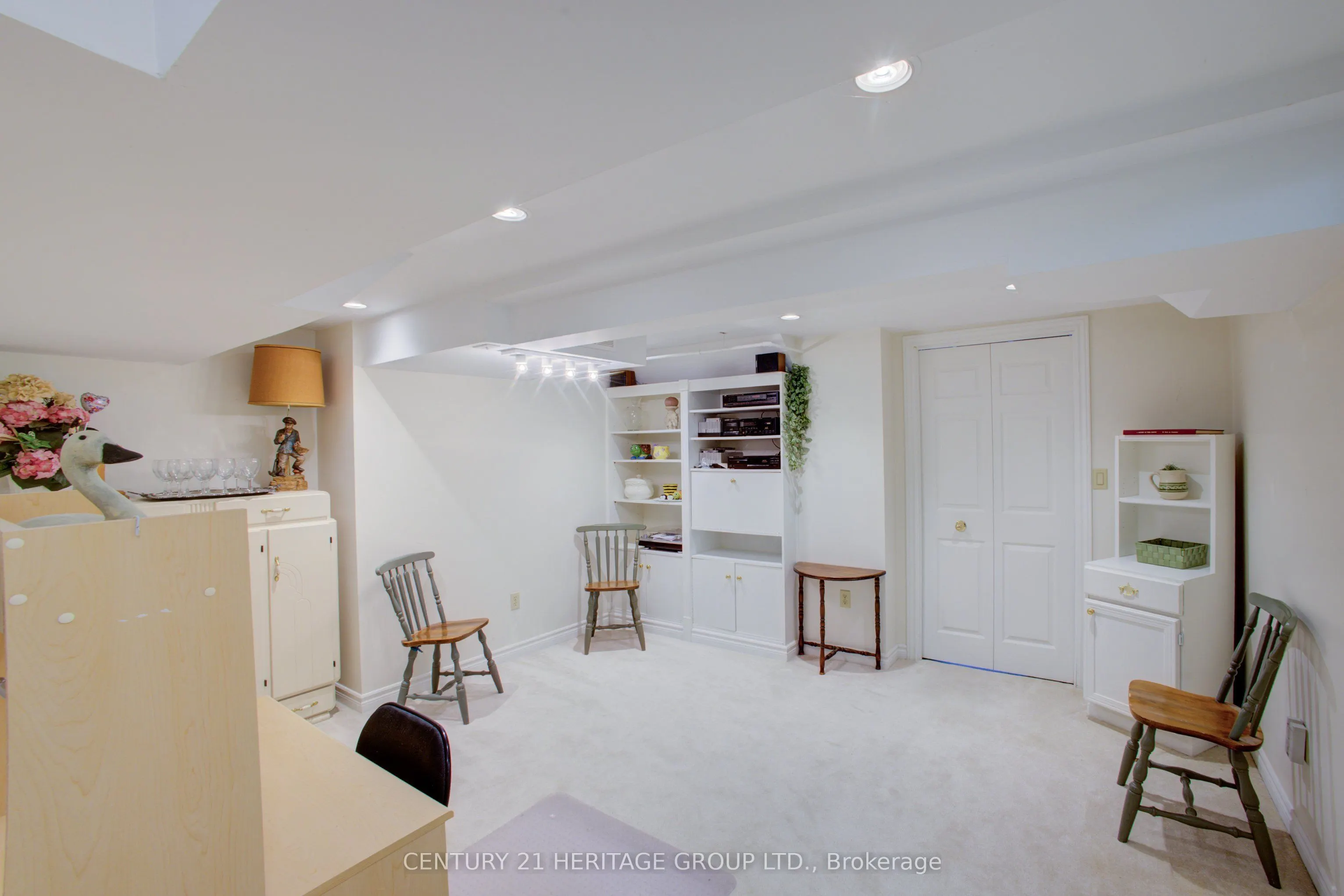 60 Tecumseth Pines Drive